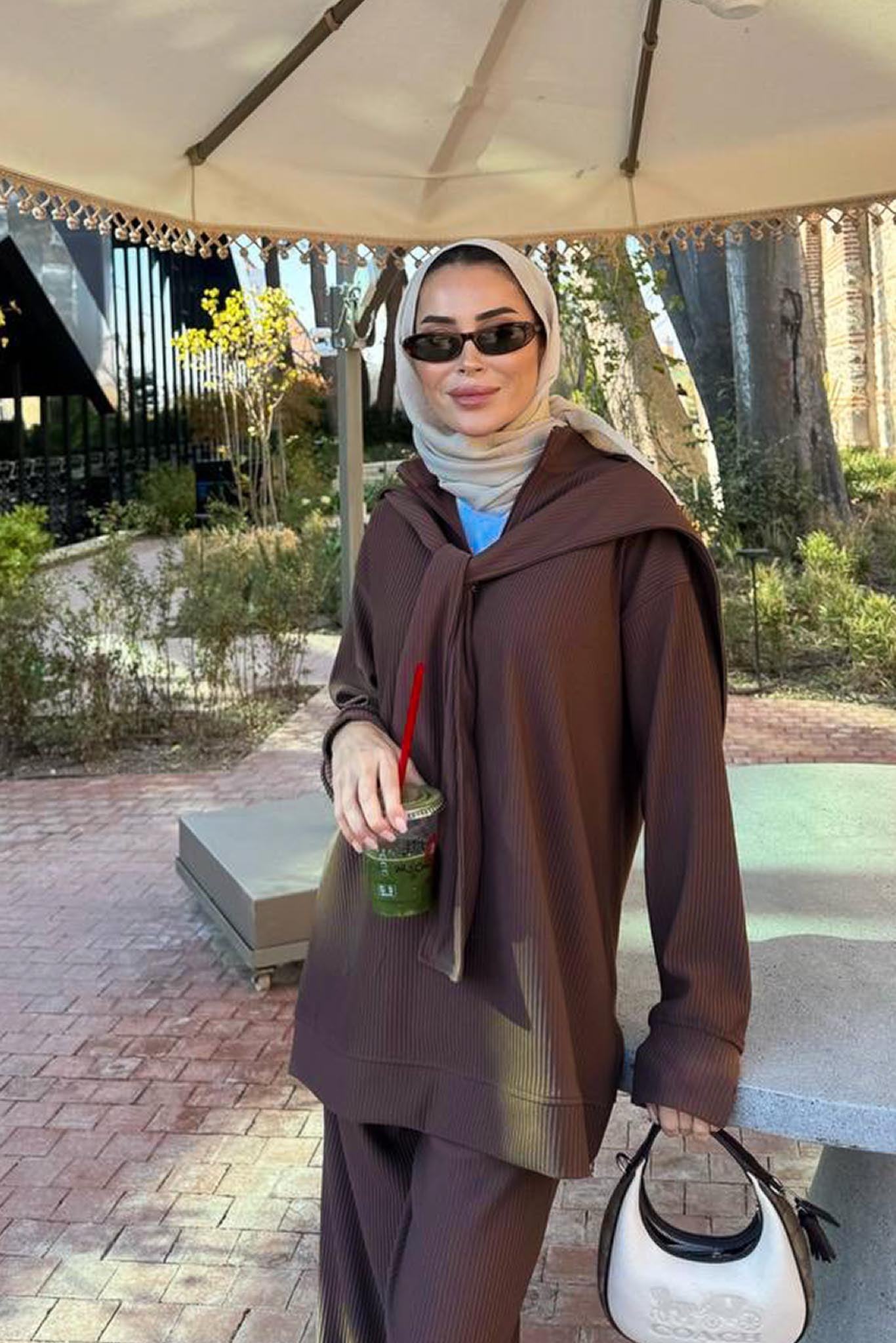 Omuz Atkılı Takım Kahverengi