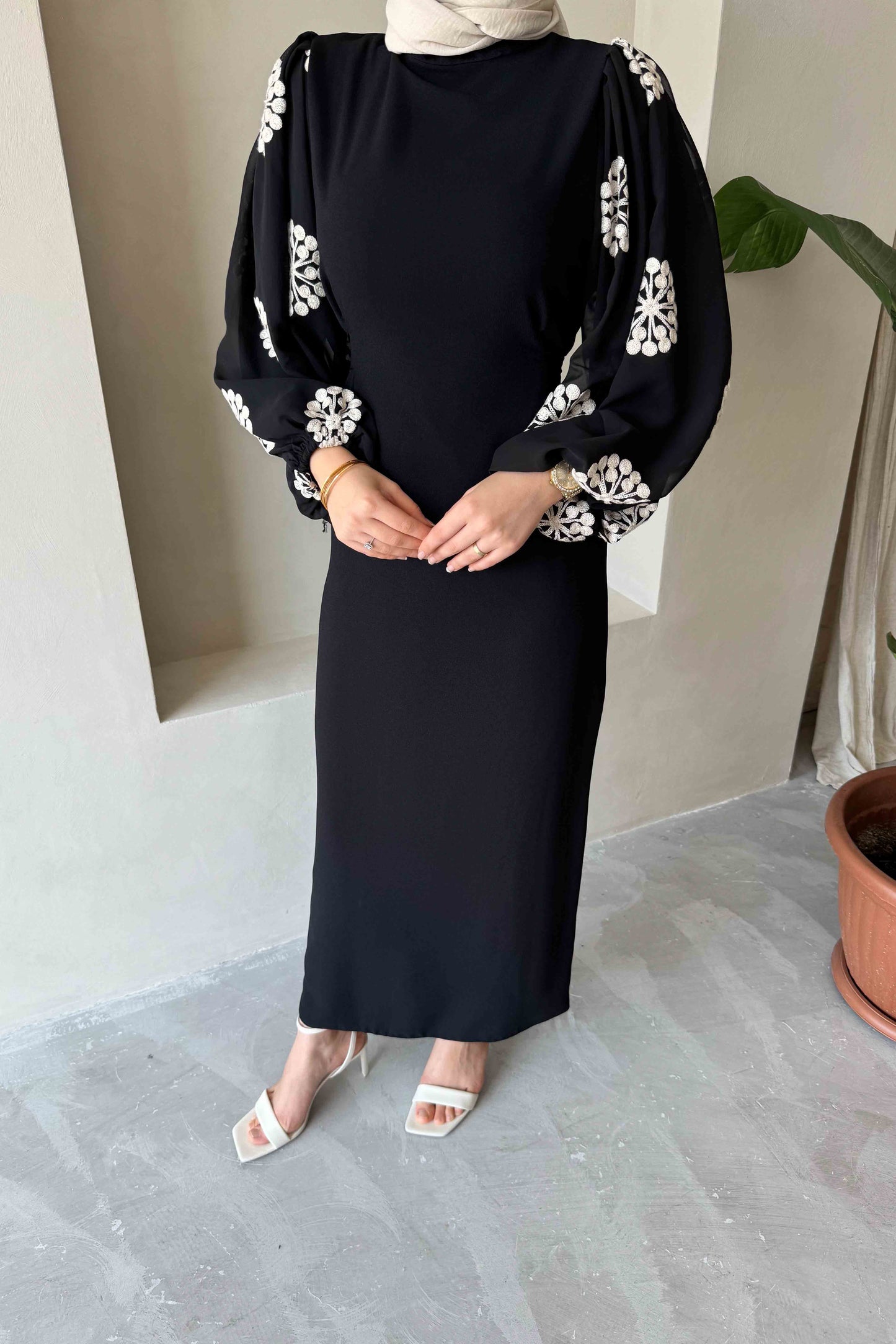 Kolu Papatya Desenli Elbise