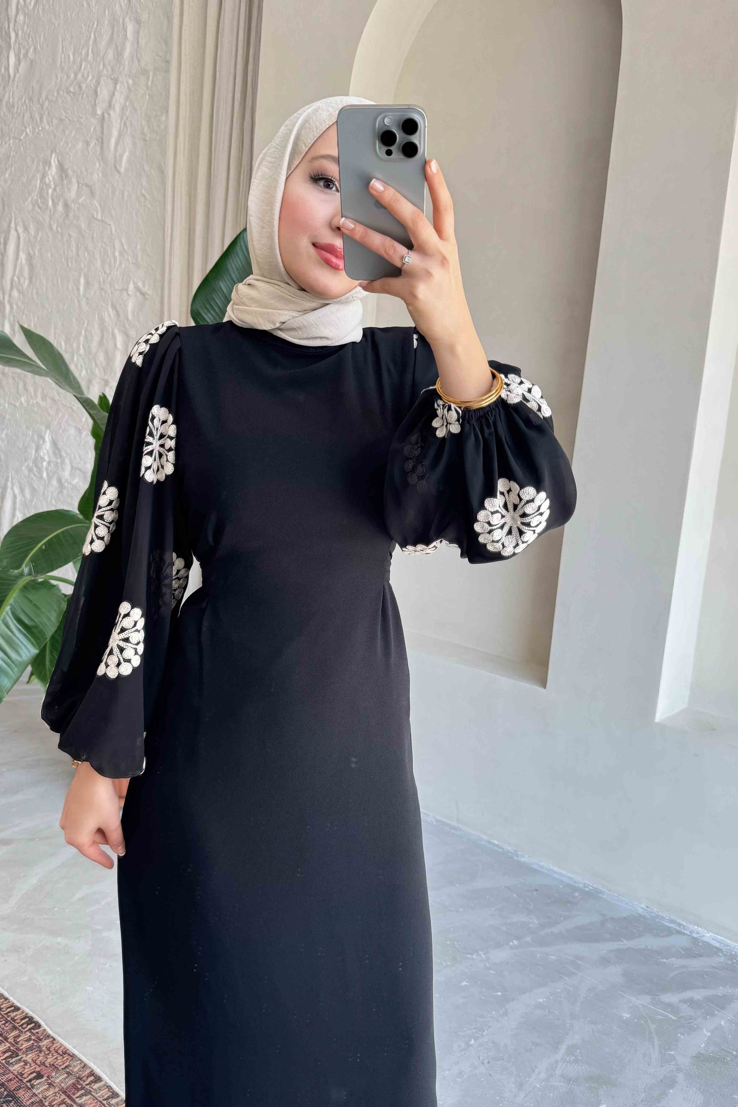 Kolu Papatya Desenli Elbise