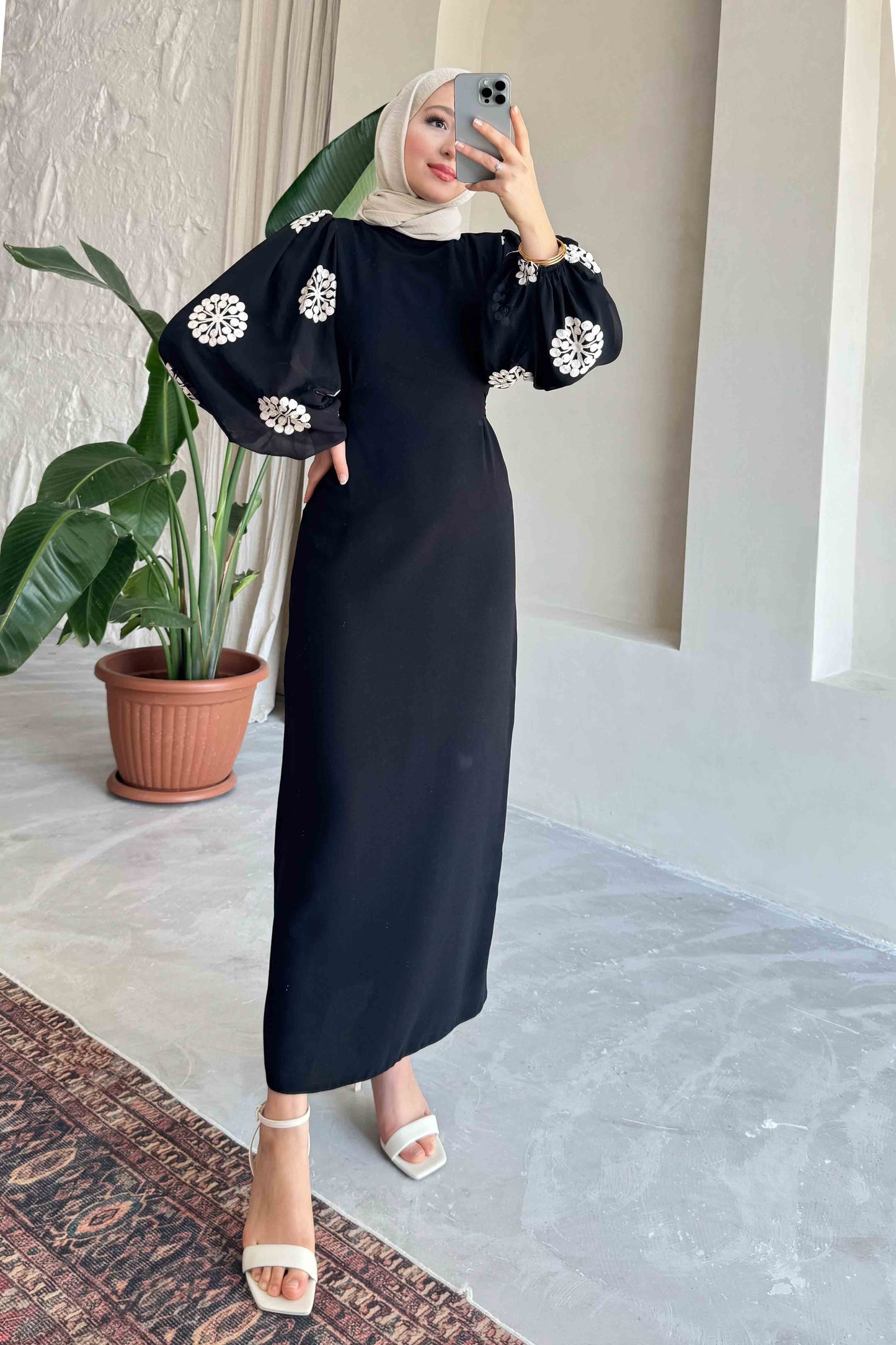 Kolu Papatya Desenli Elbise