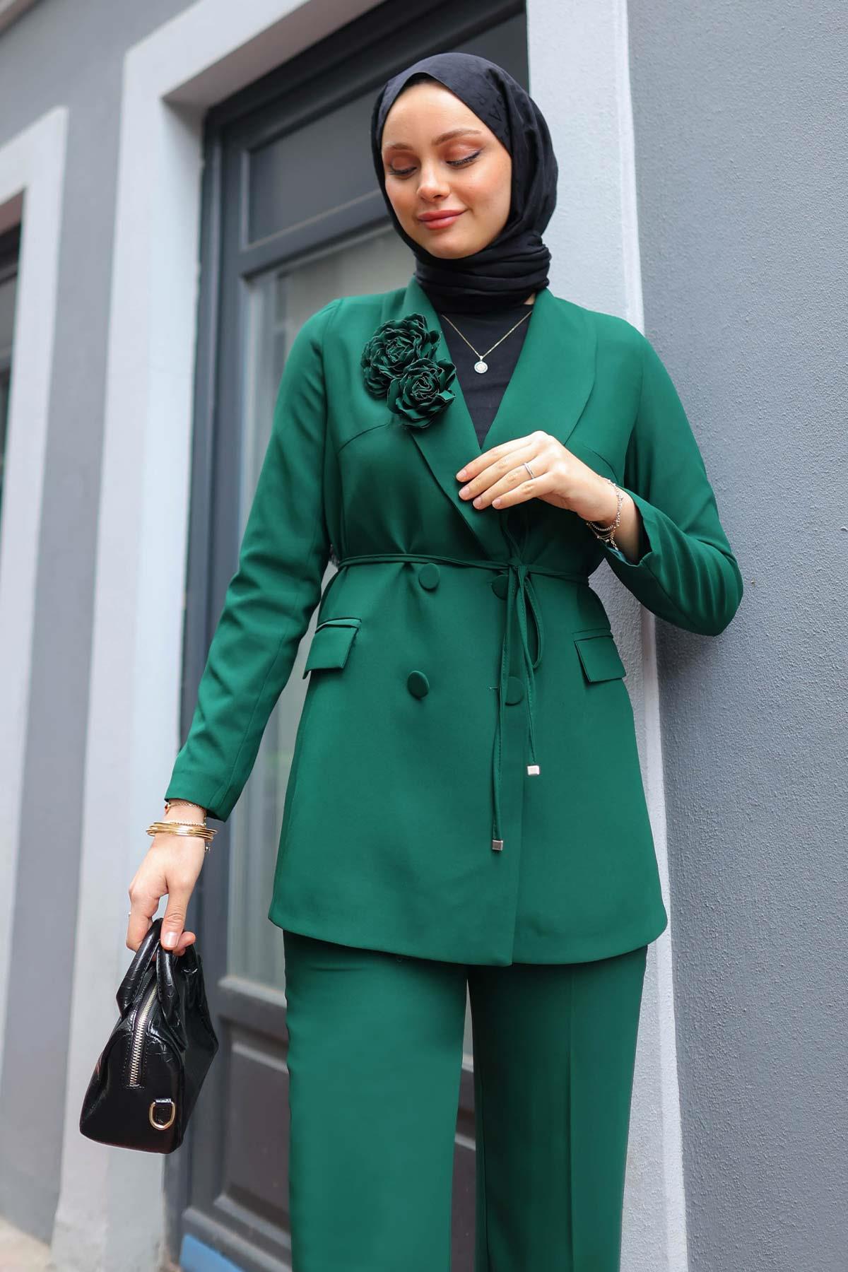 Gül Detaylı Takım Zümrüt