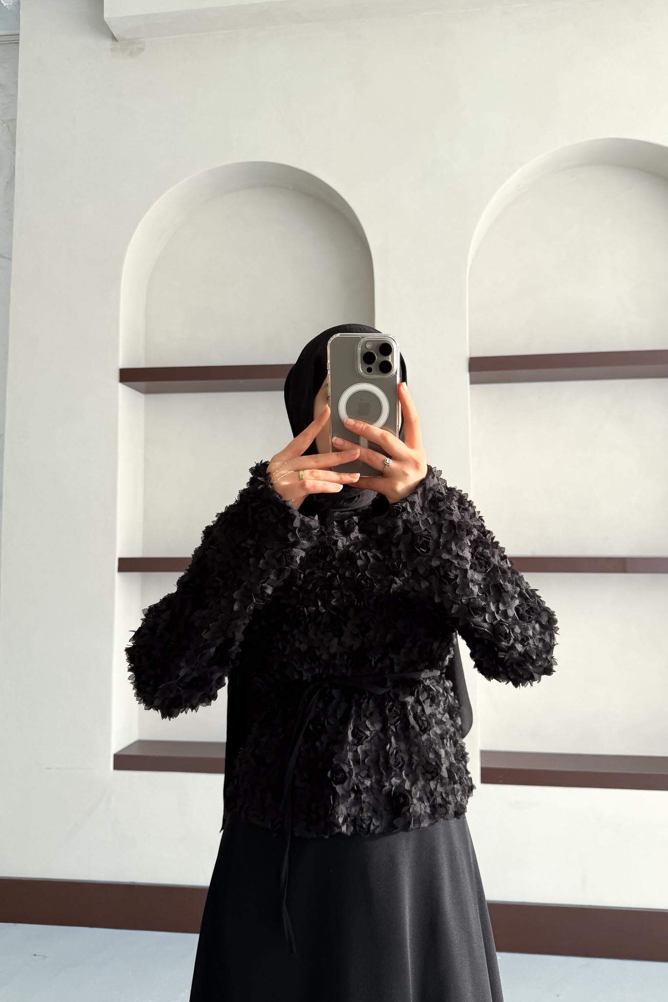 Güllü Etekli Takım Siyah