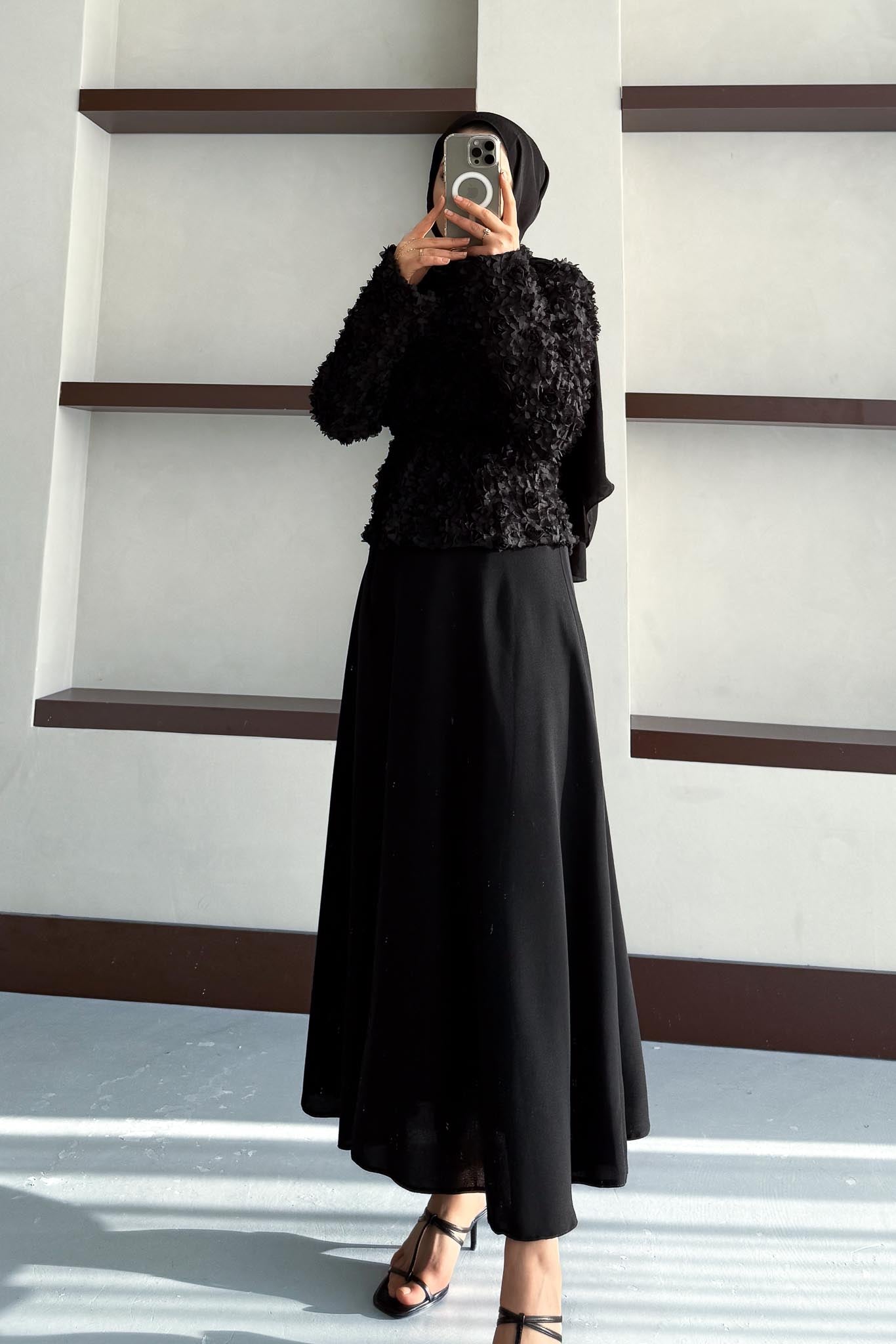 Güllü Etekli Takım Siyah