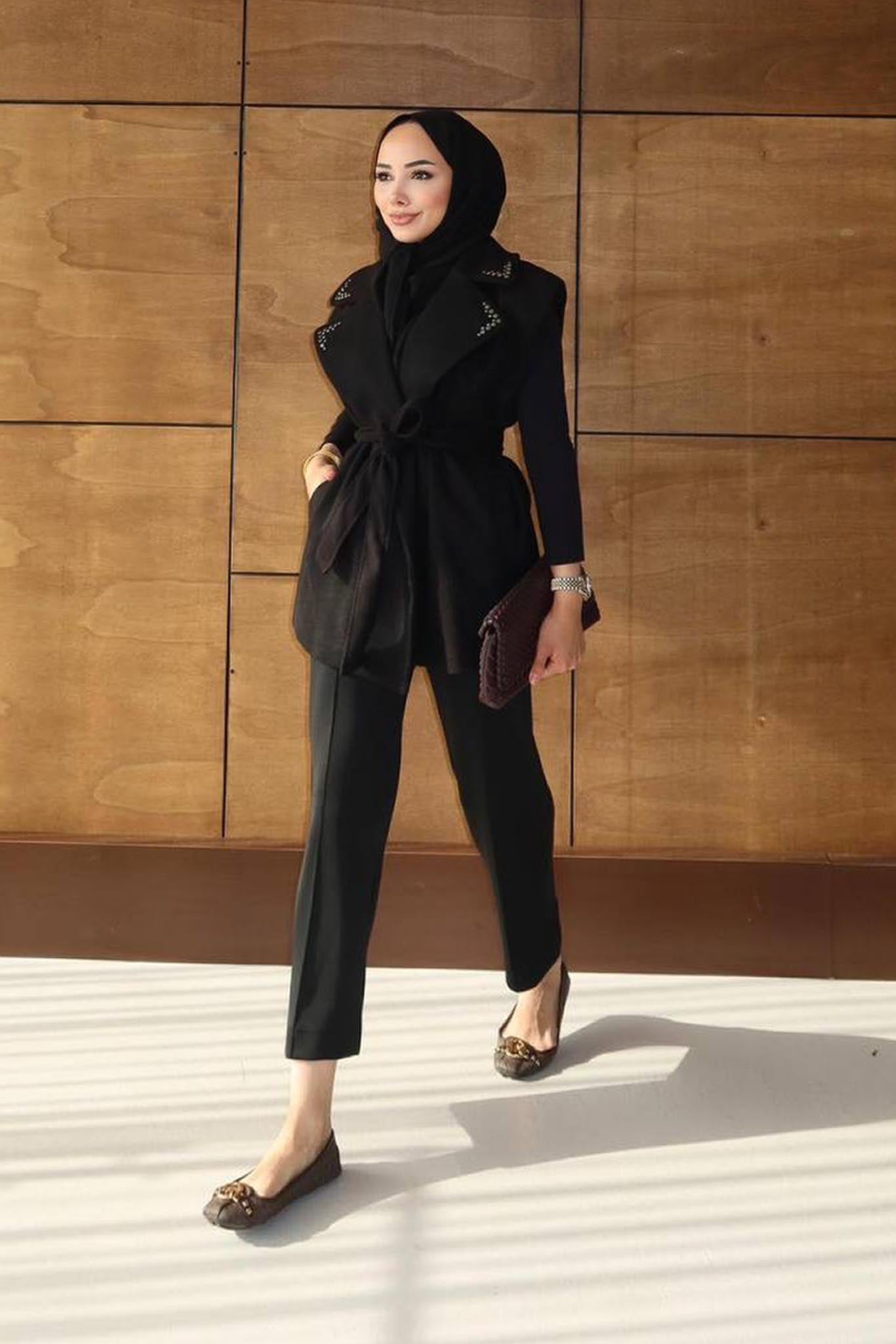 Yakası Taşlı Kaşe Hırka Siyah