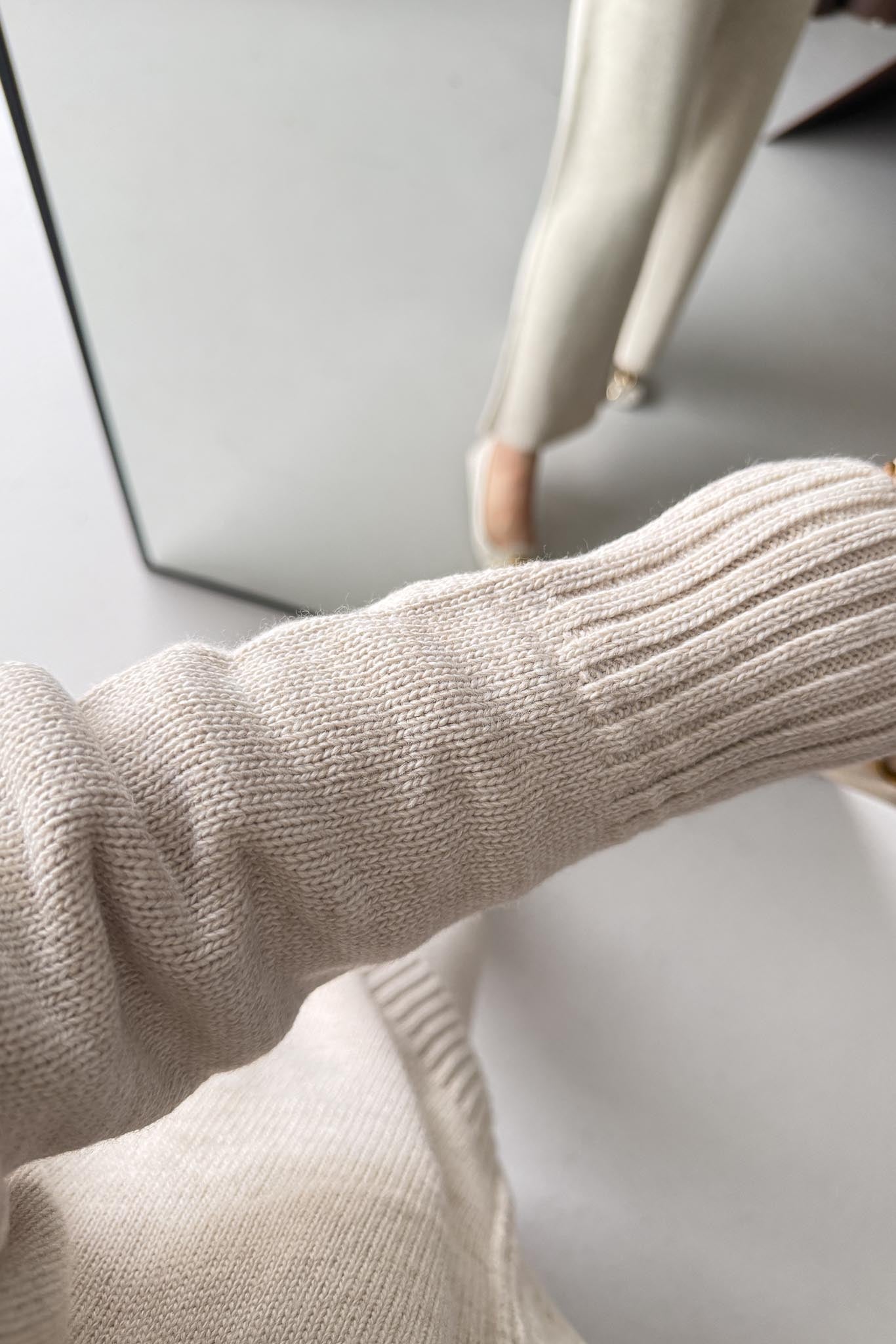 Yakası Kürklü Triko Takım Bej