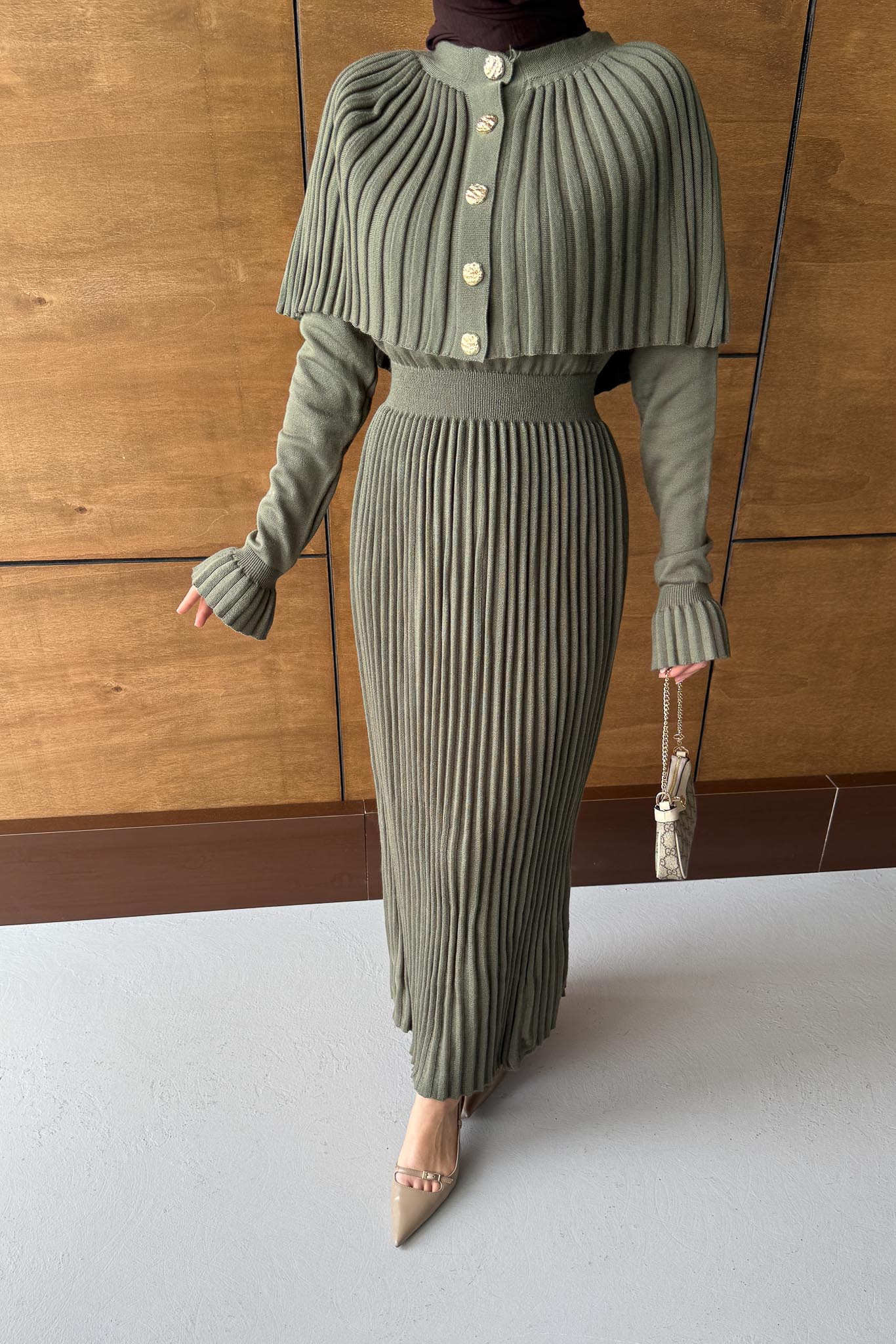 Kelebek Piliseli Elbise Takım Haki