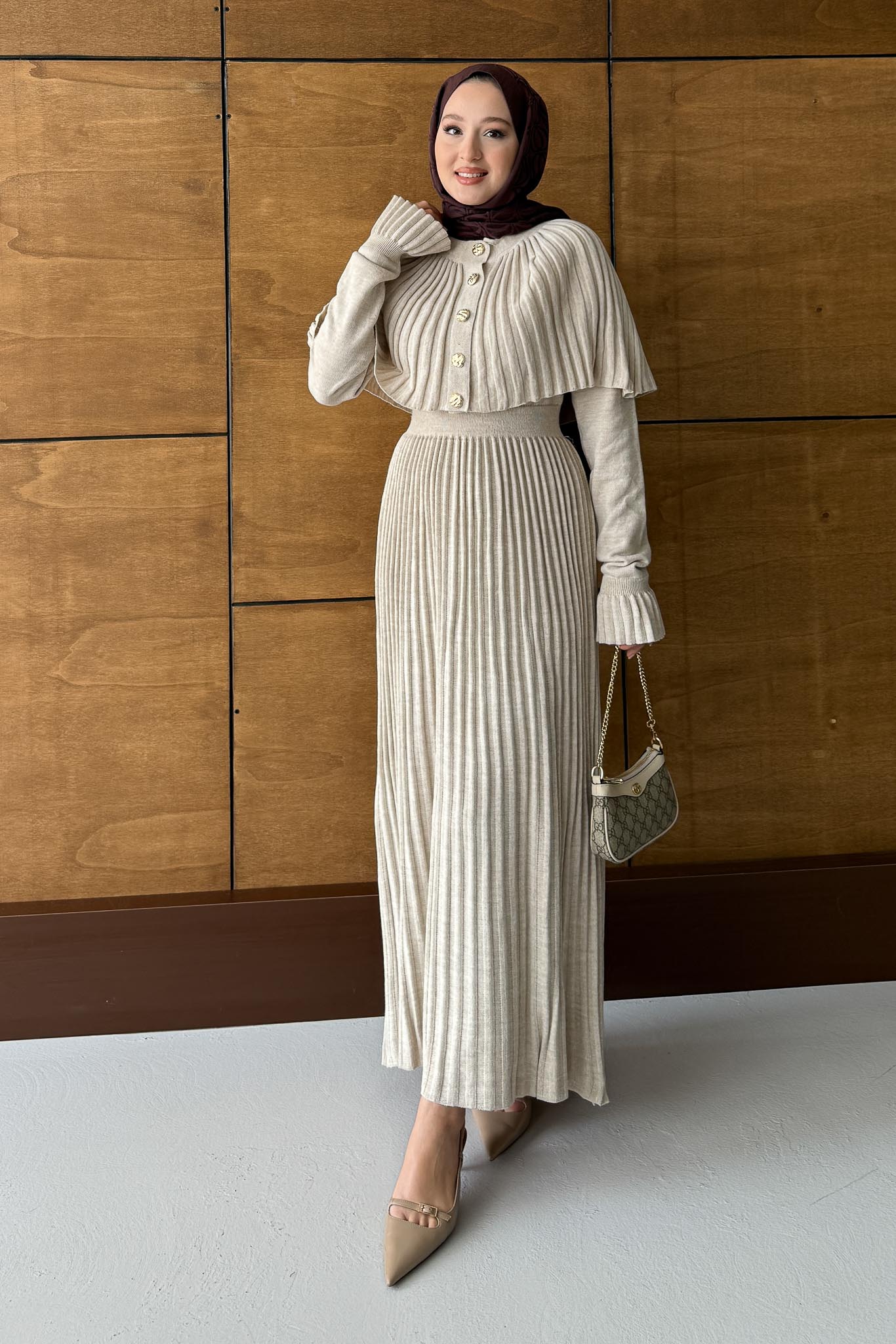 Kelebek Piliseli Elbise Takım Bej