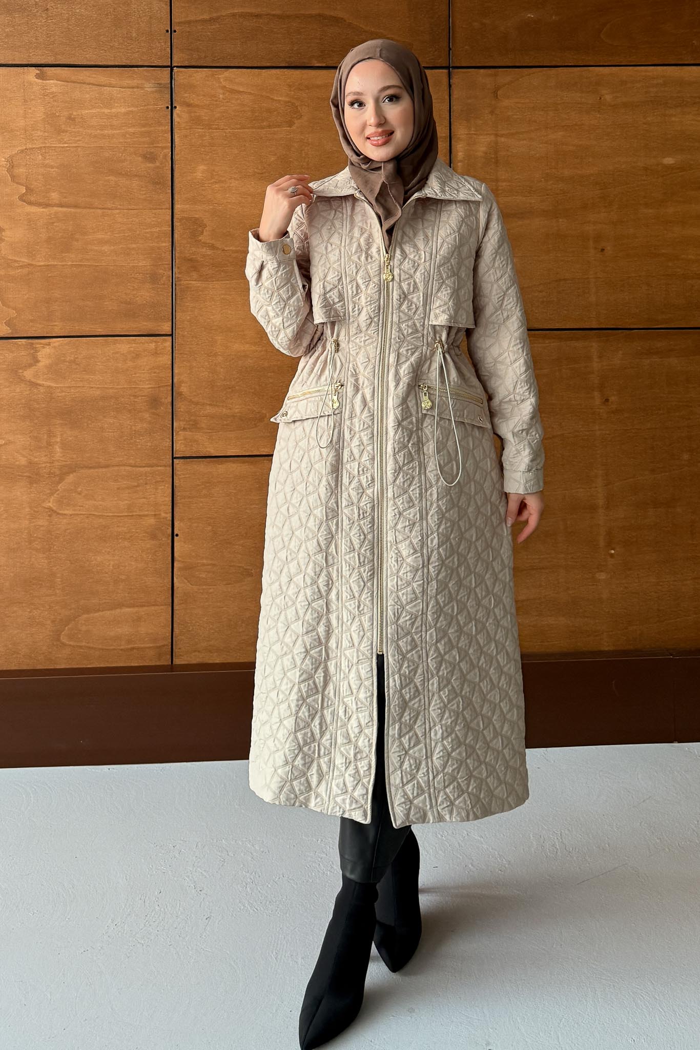 Mother of Pearl Set Camel