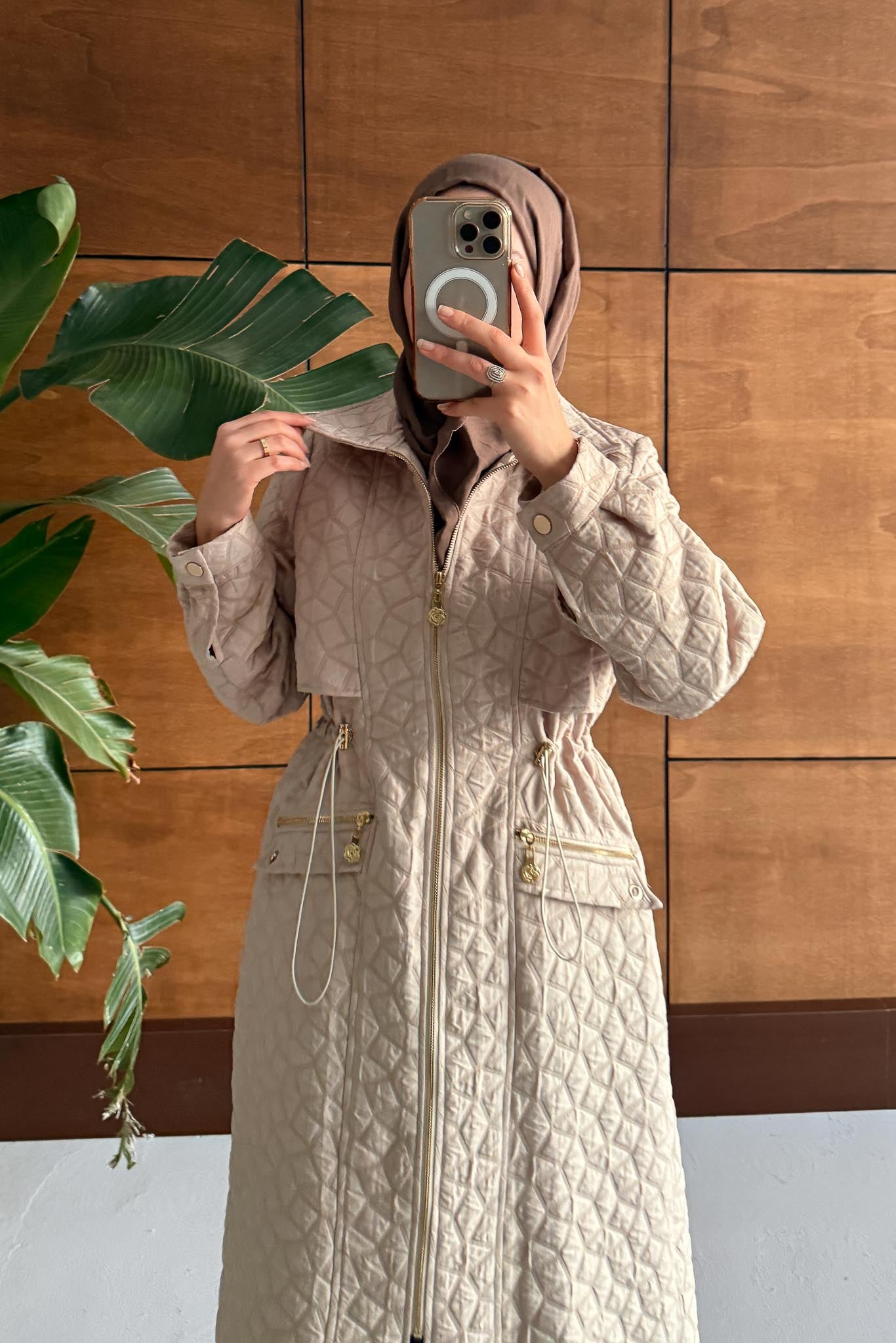 Mother of Pearl Set Camel