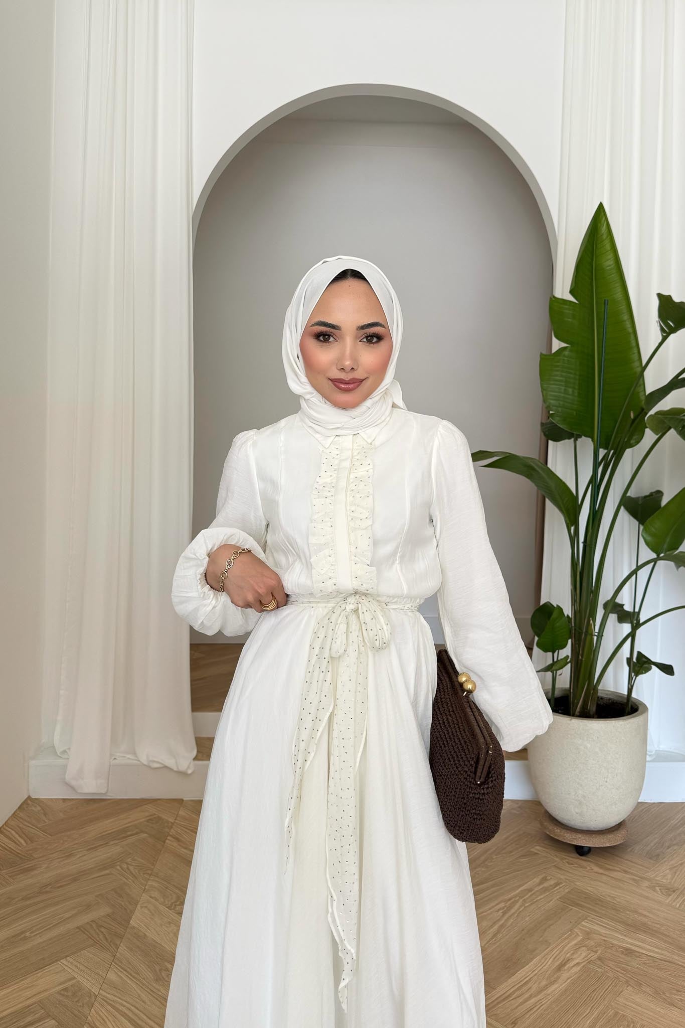 Önü Taş Detaylı Elbise Ekru