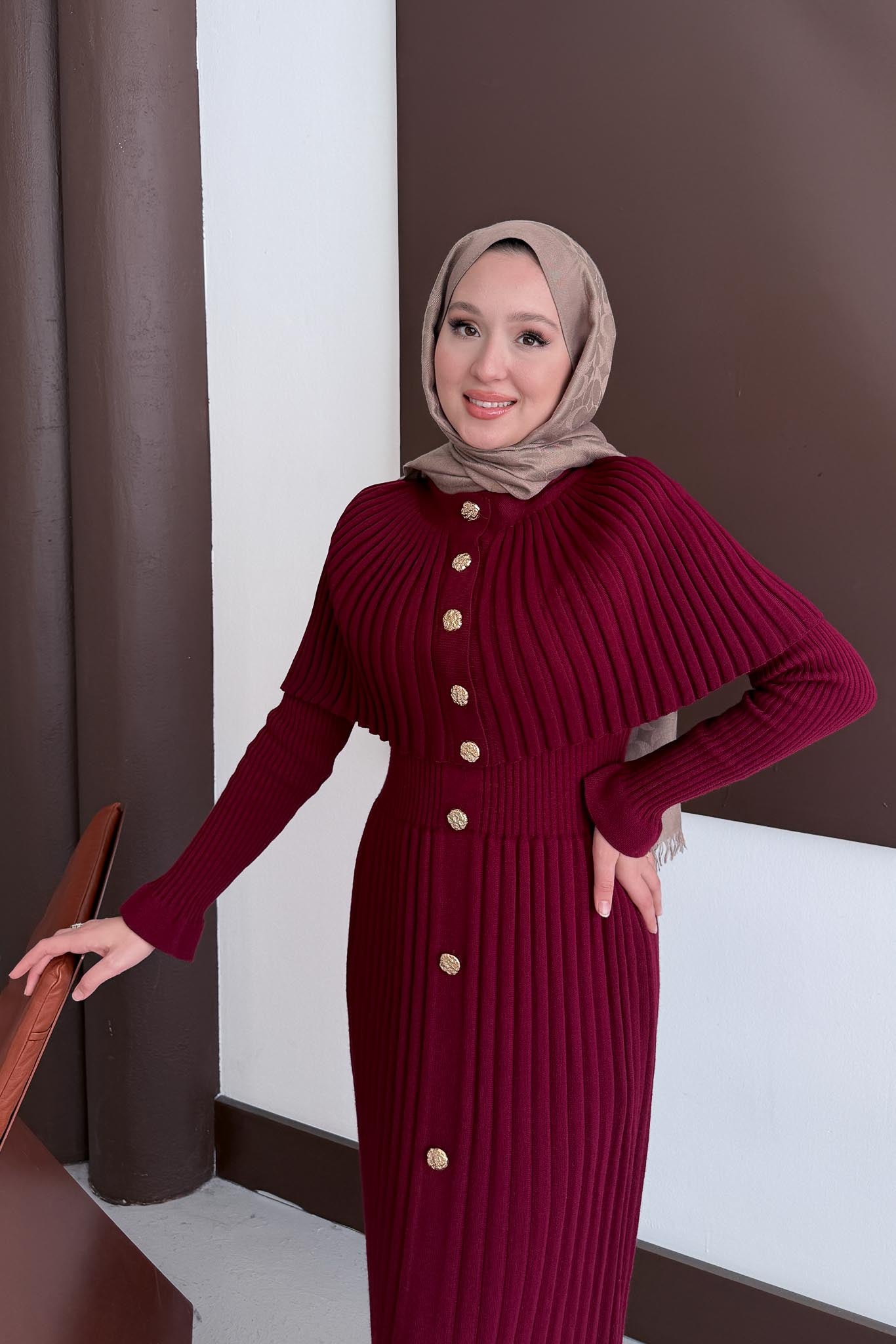 Pelerin Broş Düğmeli Elbise Bordo