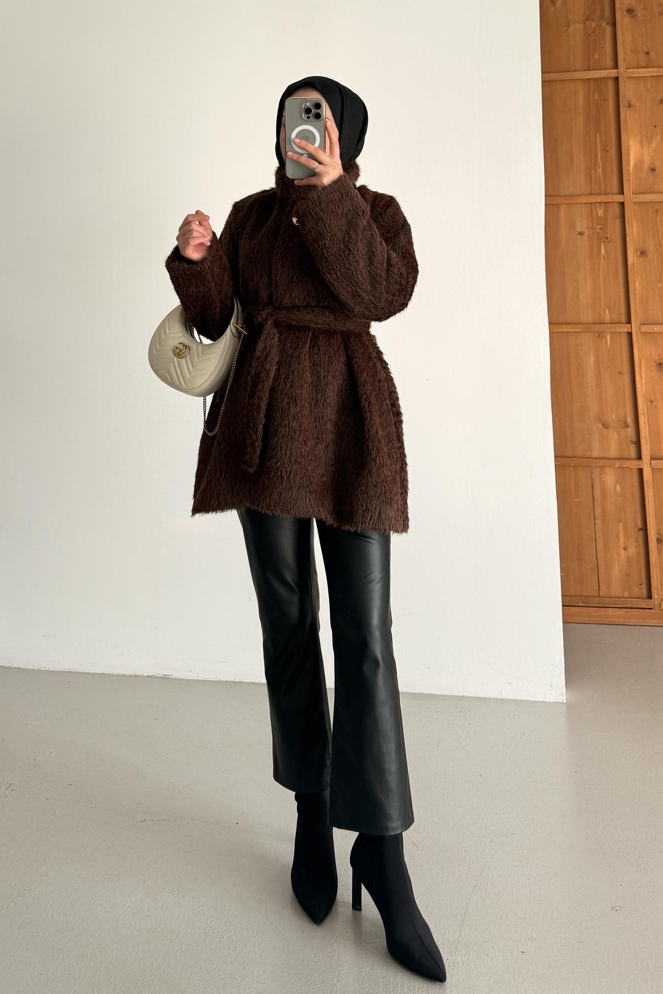 Broş Düğmeli Angora Kaban Kahverengi