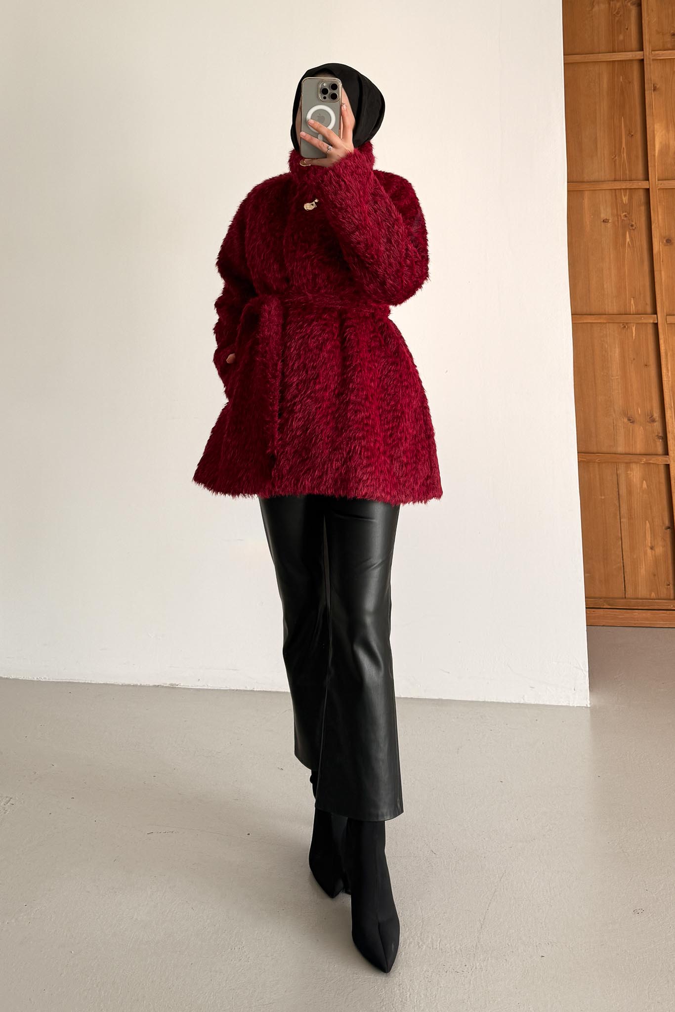 Broş Düğmeli Angora Kaban Bordo