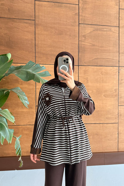 Çizgili Gül Motifli Takım Kahverengi