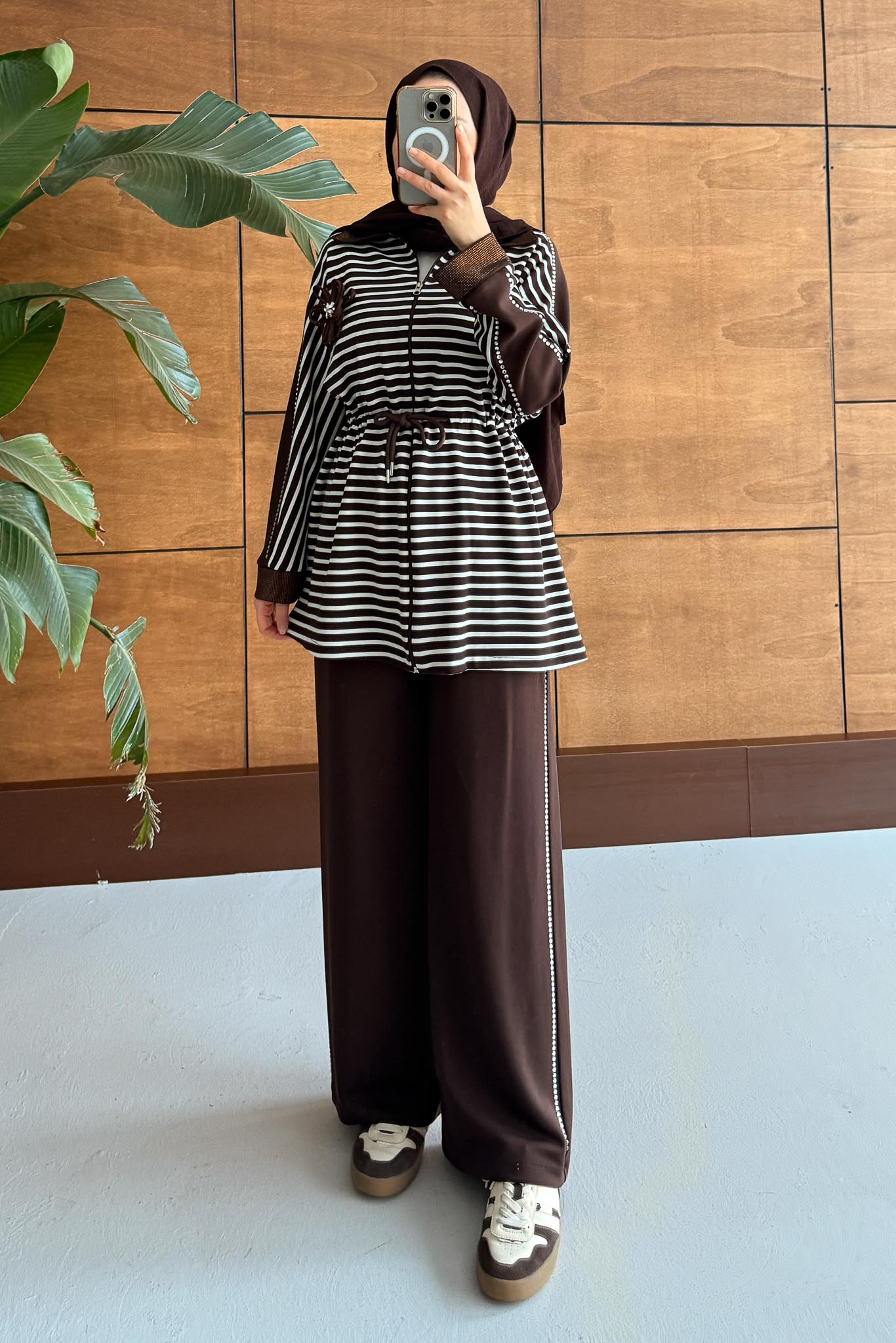 Çizgili Gül Motifli Takım Kahverengi