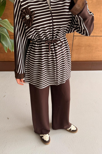 Çizgili Gül Motifli Takım Kahverengi