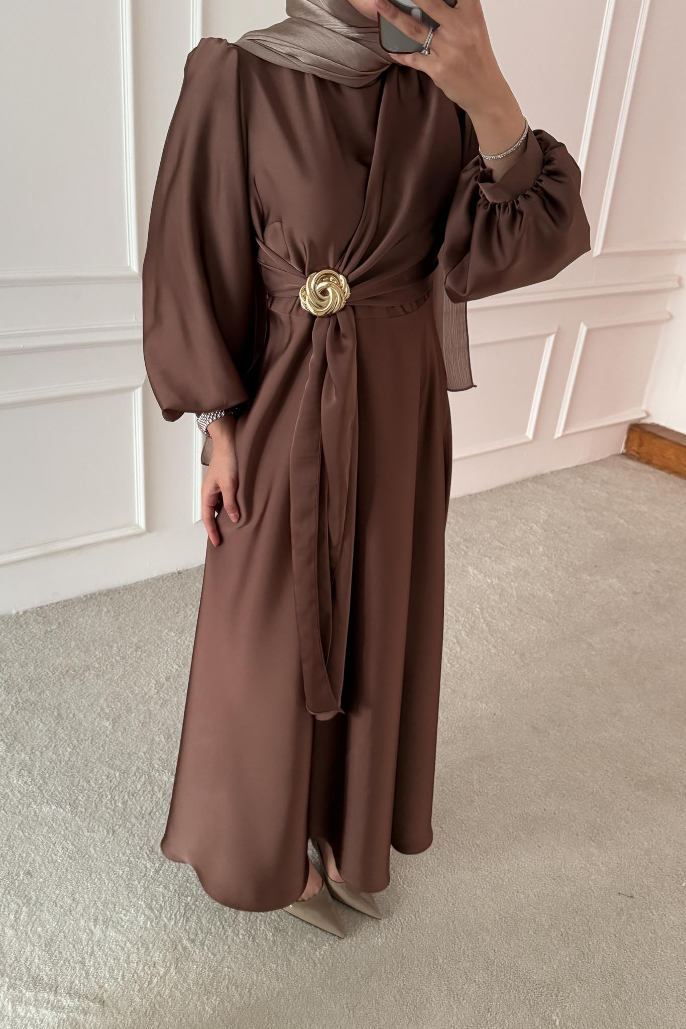 Şura Broş Saten Abiye Kahverengi