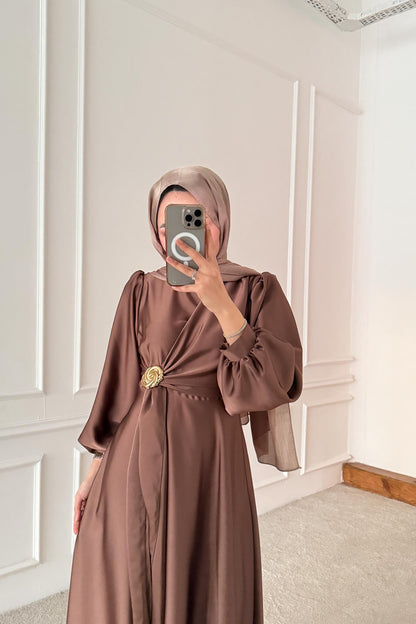 Şura Broş Saten Abiye Kahverengi