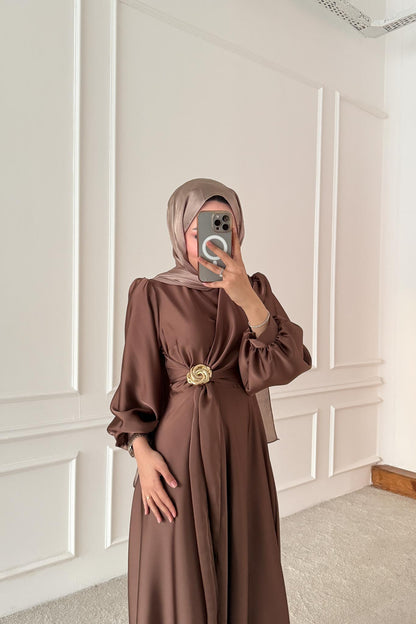 Şura Broş Saten Abiye Kahverengi