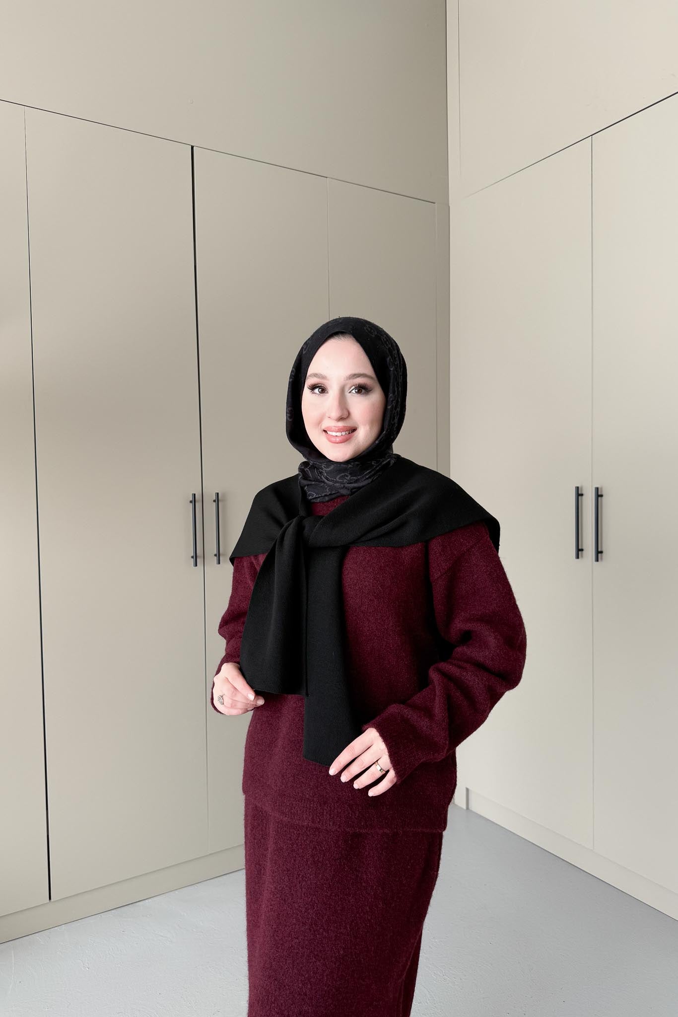 Kare Paçalı Atkı Siyah