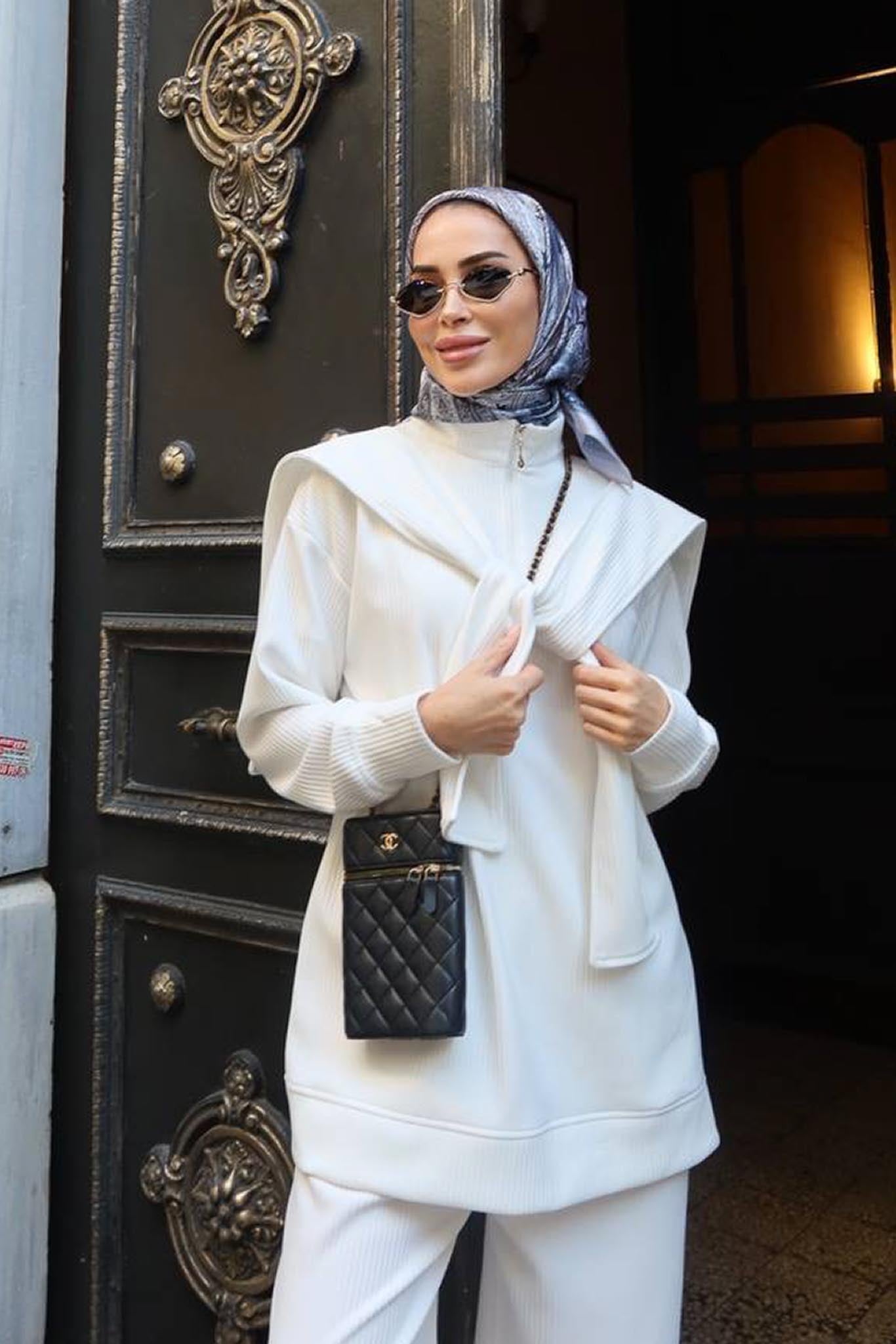 Omuz Atkılı Takım Beyaz