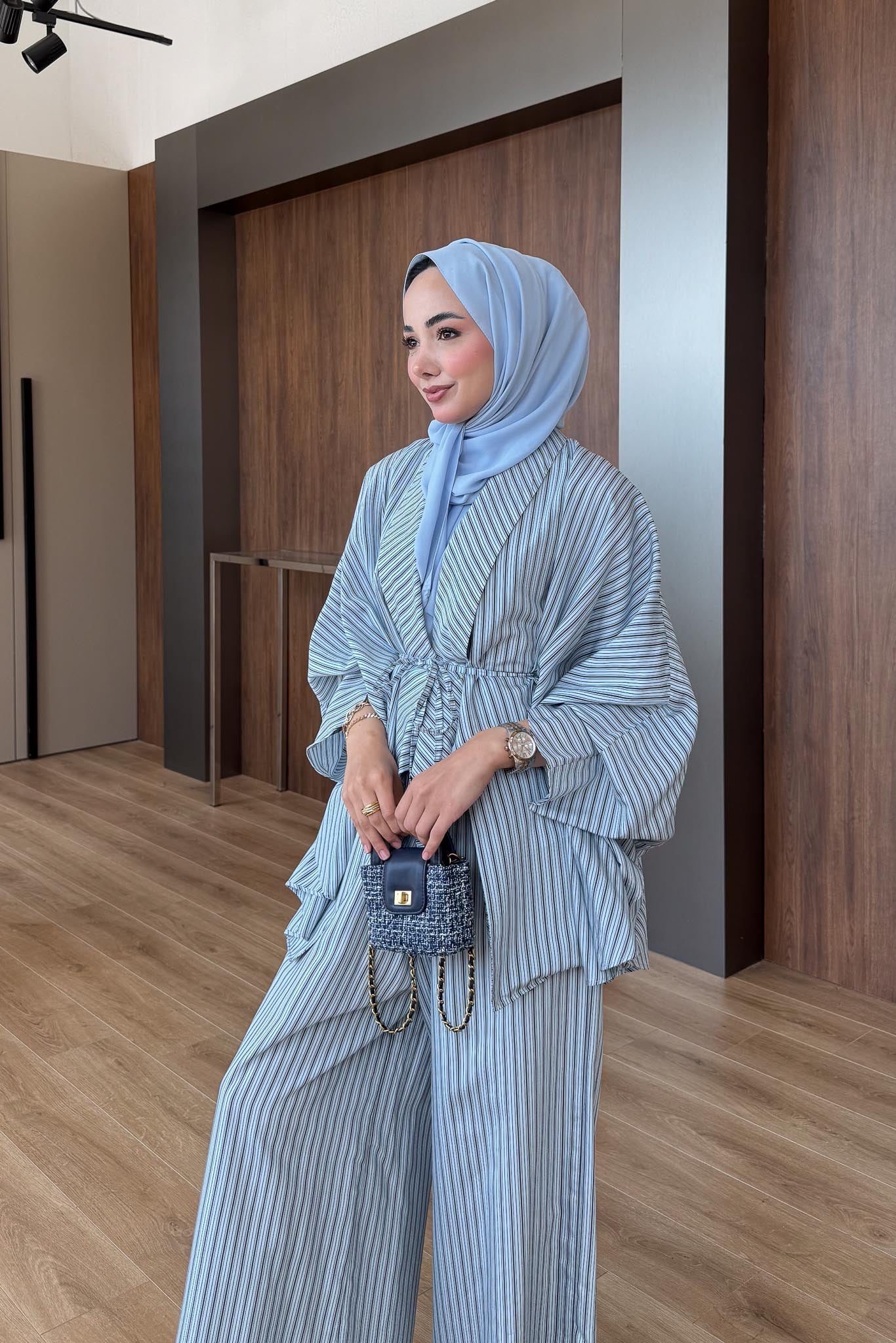Milda Çizgili Takım Lacivert