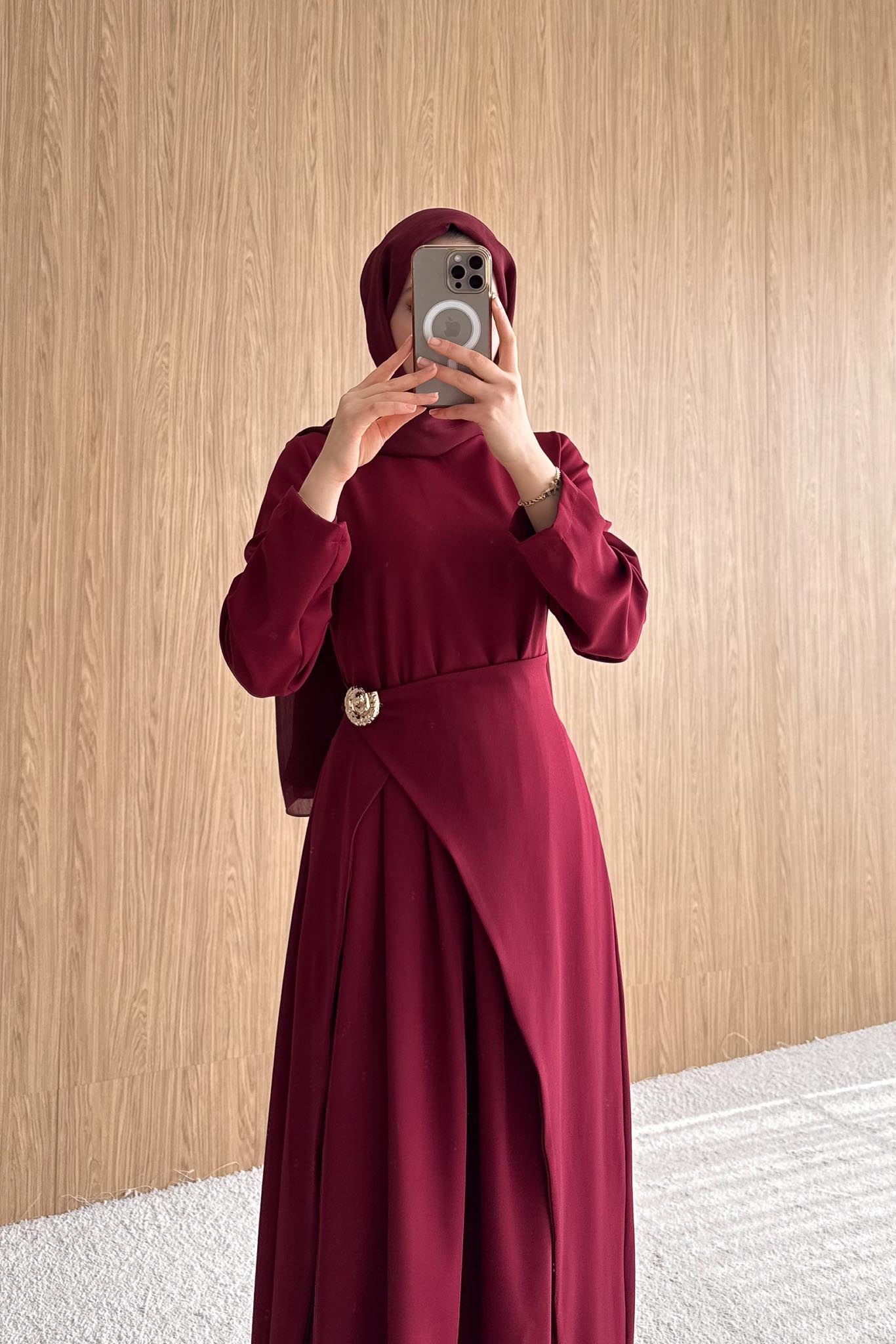 Daina Elbise Bordo