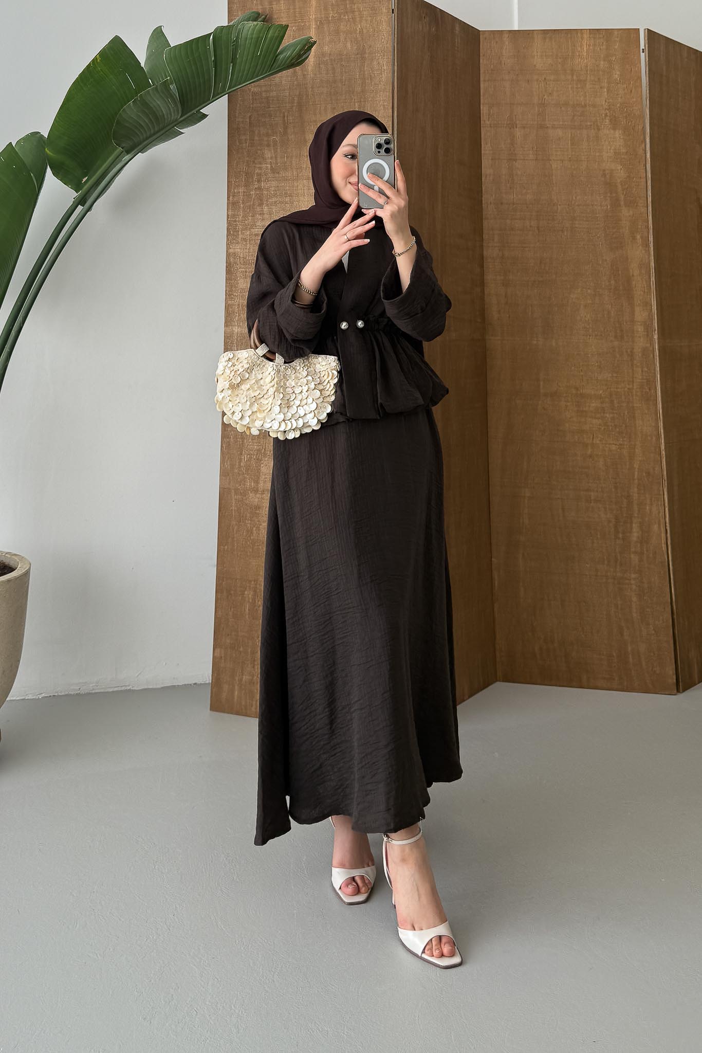 İnci Düğmeli Takım Kahverengi