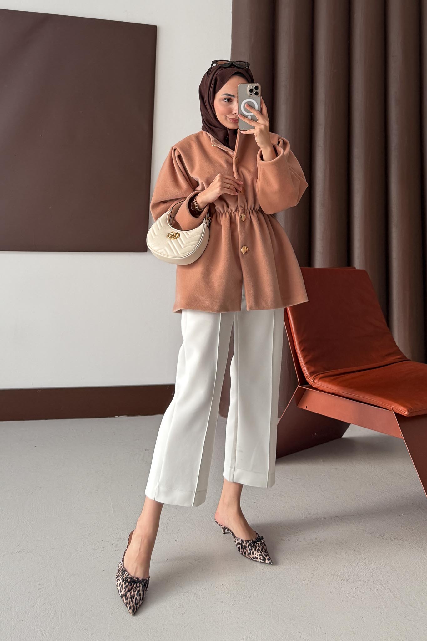 Broşlu Peluş Kap Kavuniçi