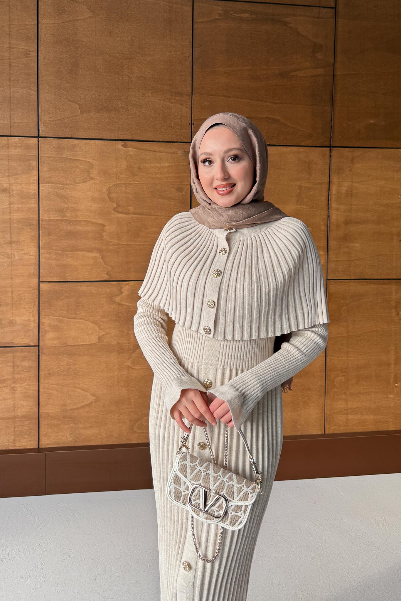 Pelerin Broş Düğmeli Elbise Taş