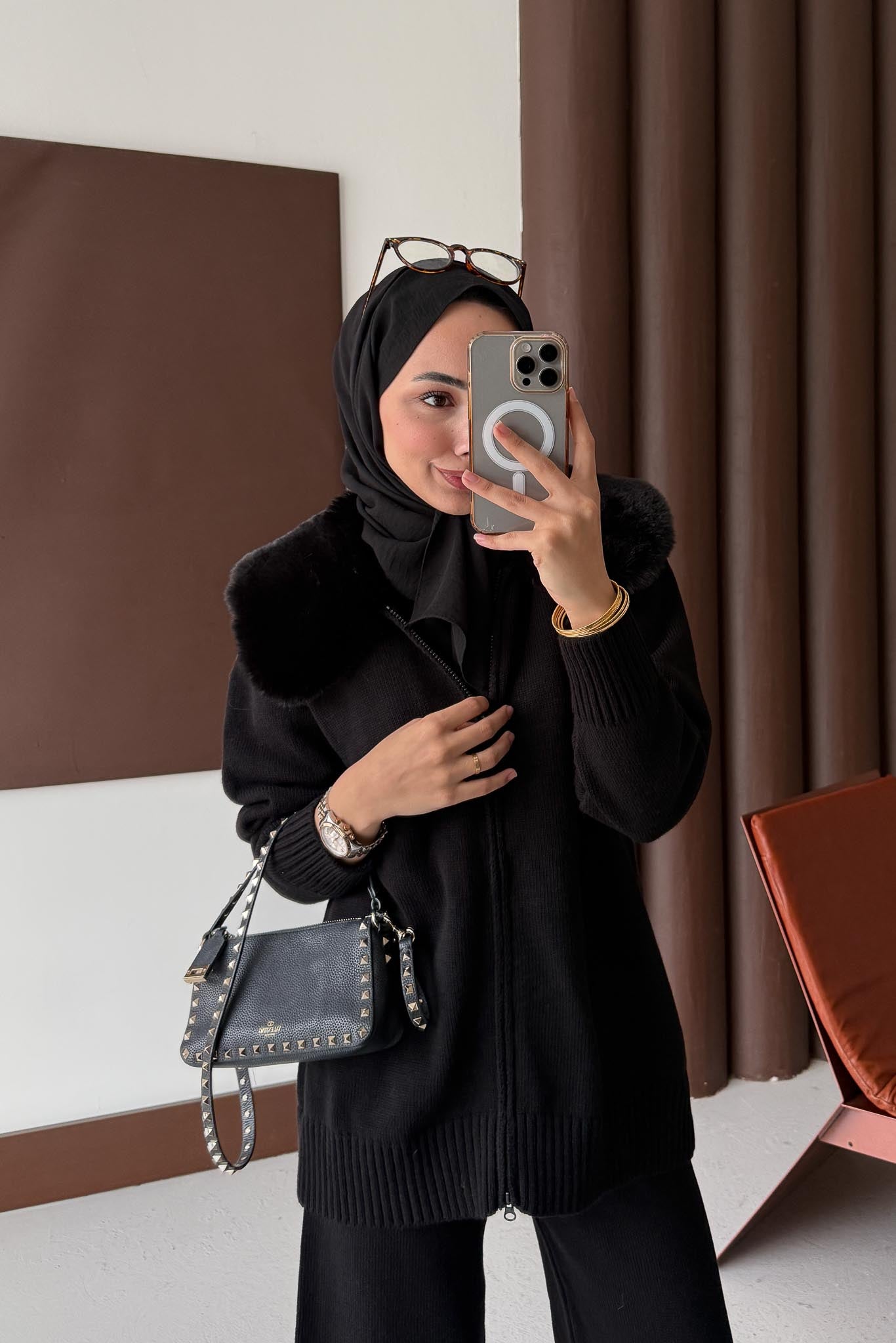 Yakası Kürklü Triko Takım Siyah