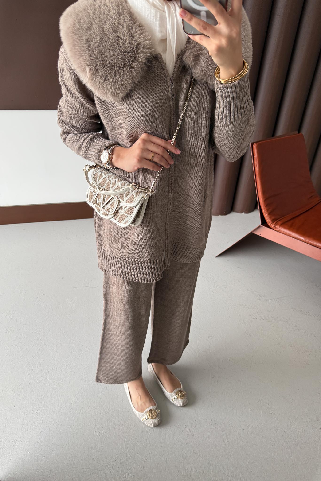 Yakası Kürklü Triko Takım Menenj