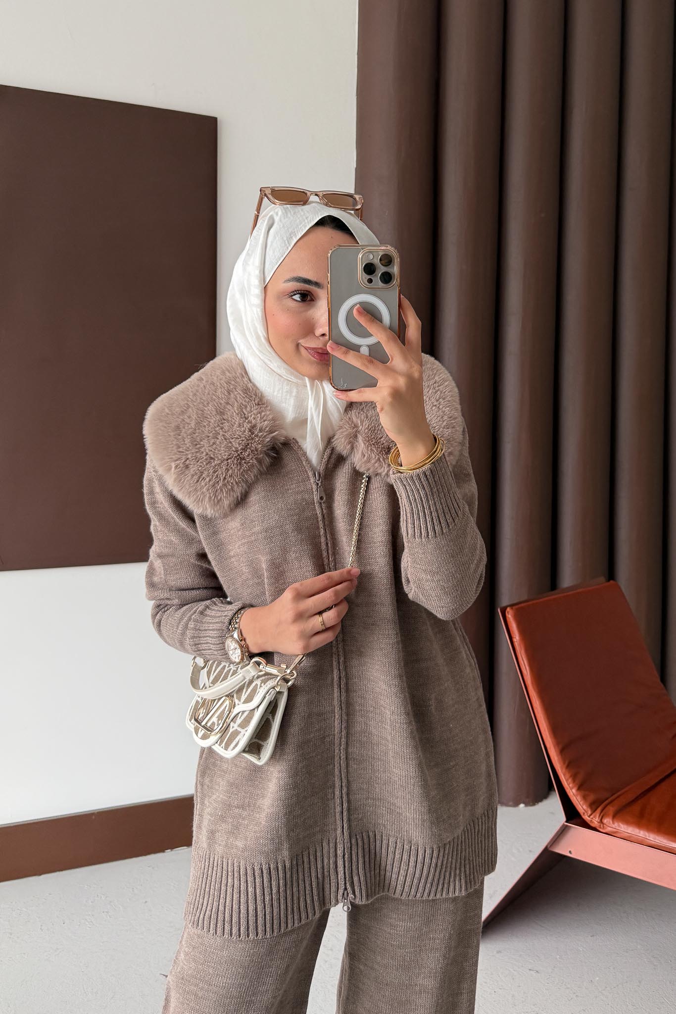 Yakası Kürklü Triko Takım Menenj