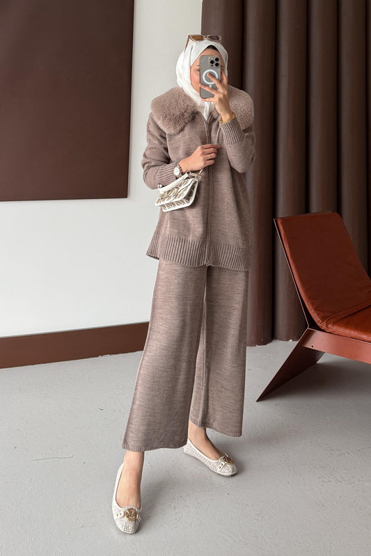 Yakası Kürklü Triko Takım Menenj