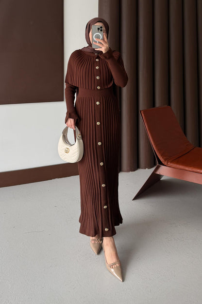 Pelerin Broş Düğmeli Elbise Kahverengi