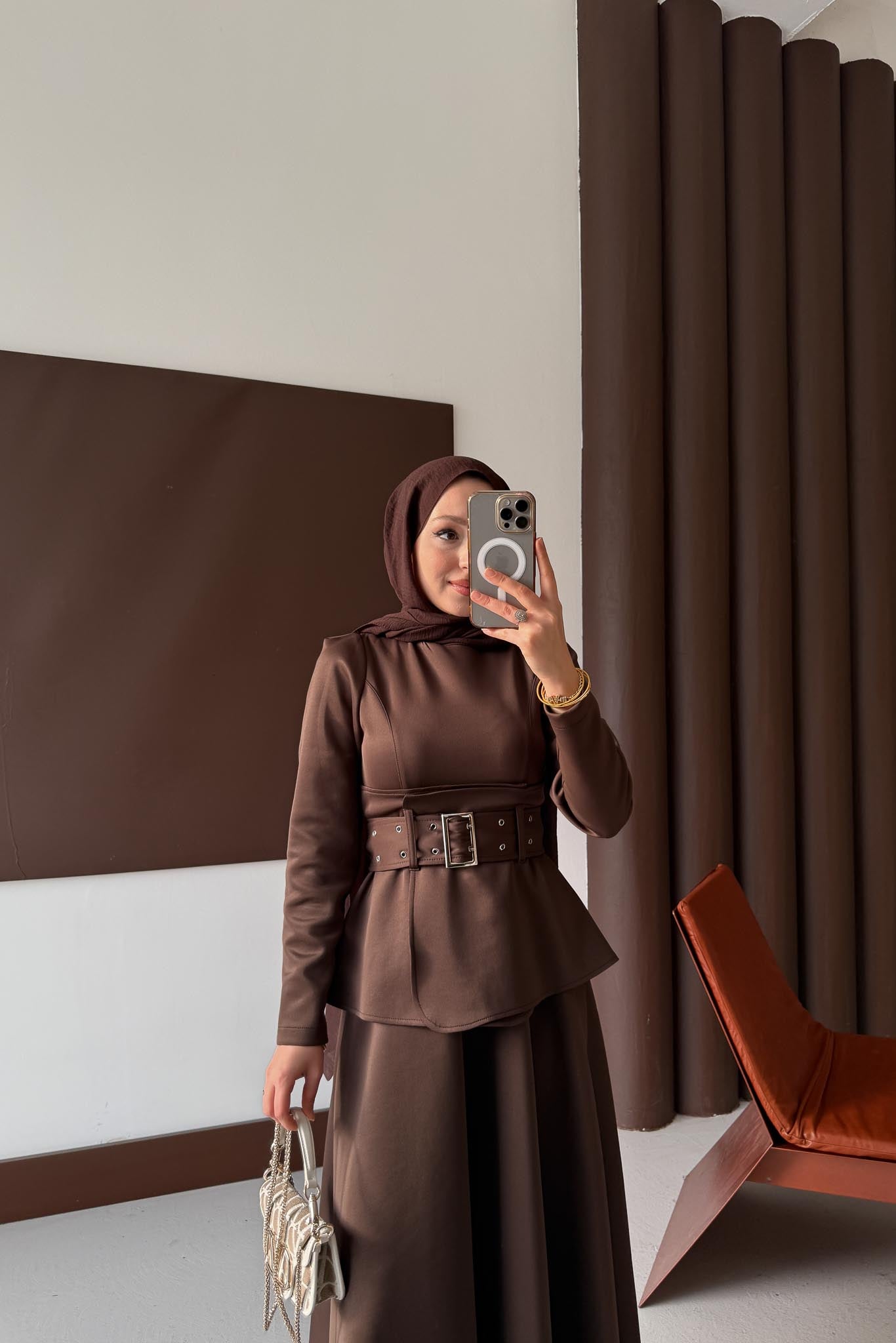 Kemerli Düğmeli Elbise Kahverengi