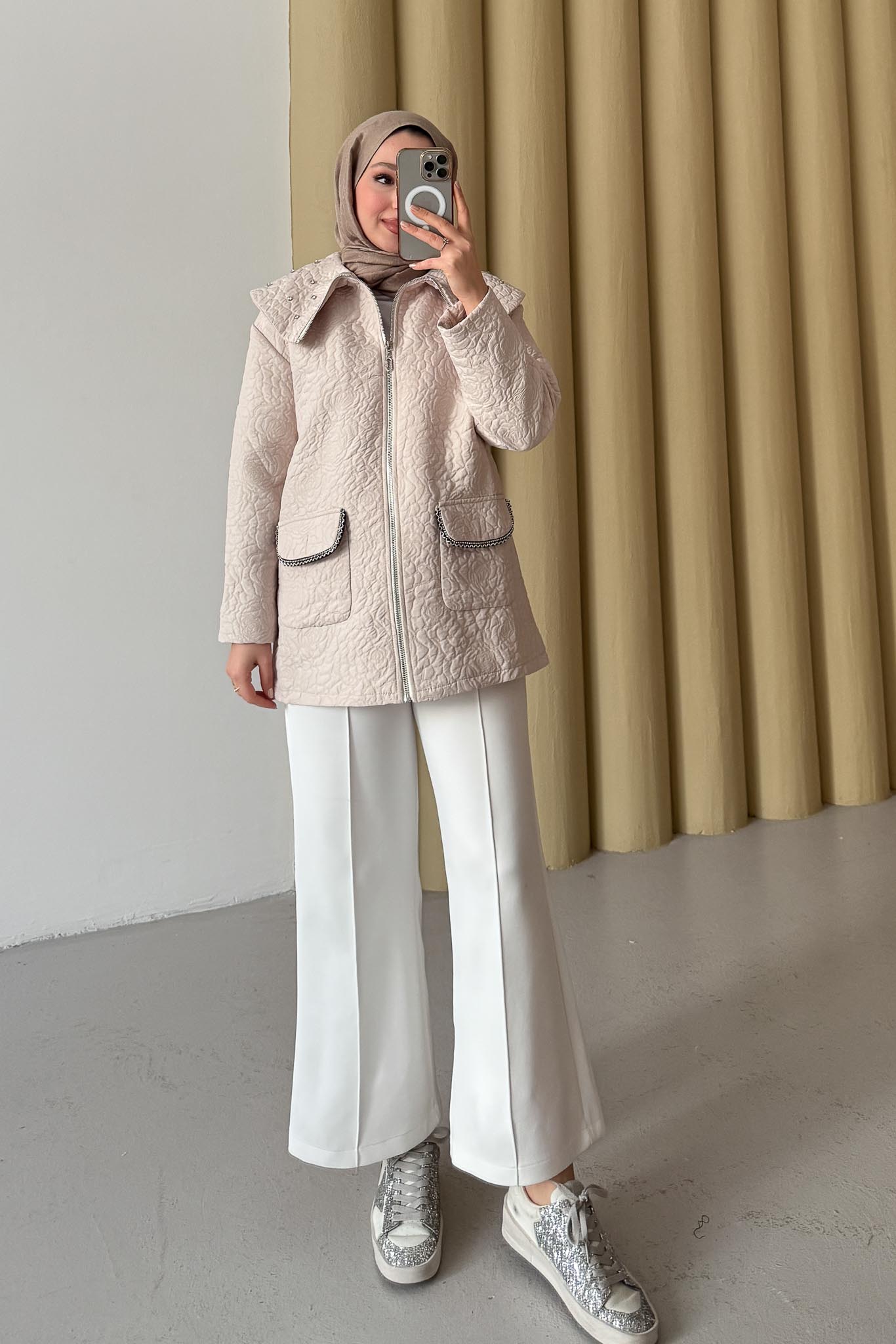 Mother of Pearl Set Camel