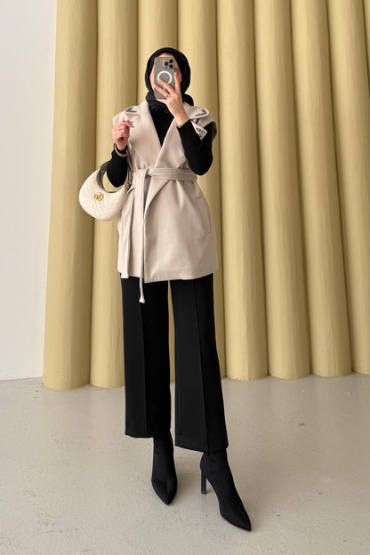 Yakası Taşlı Kaşe Hırka Bej