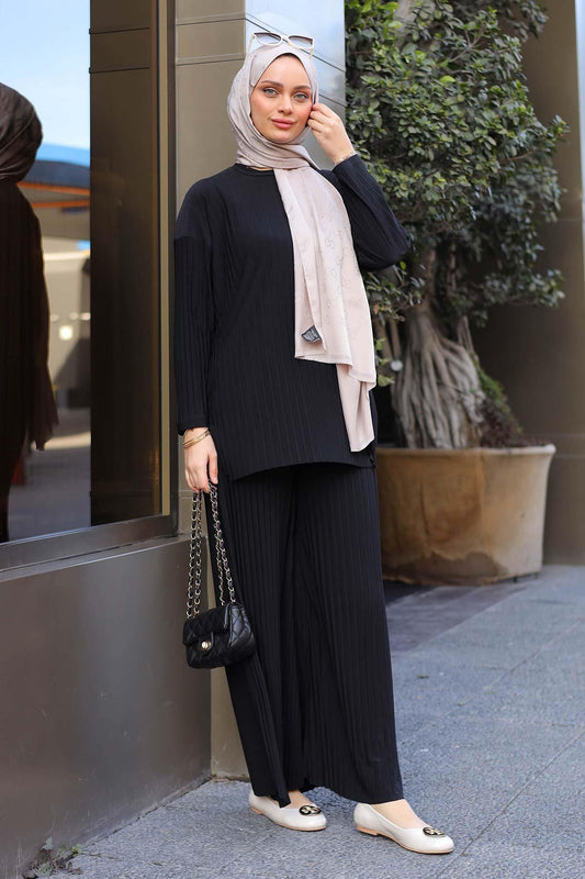 Pleated Suit Black