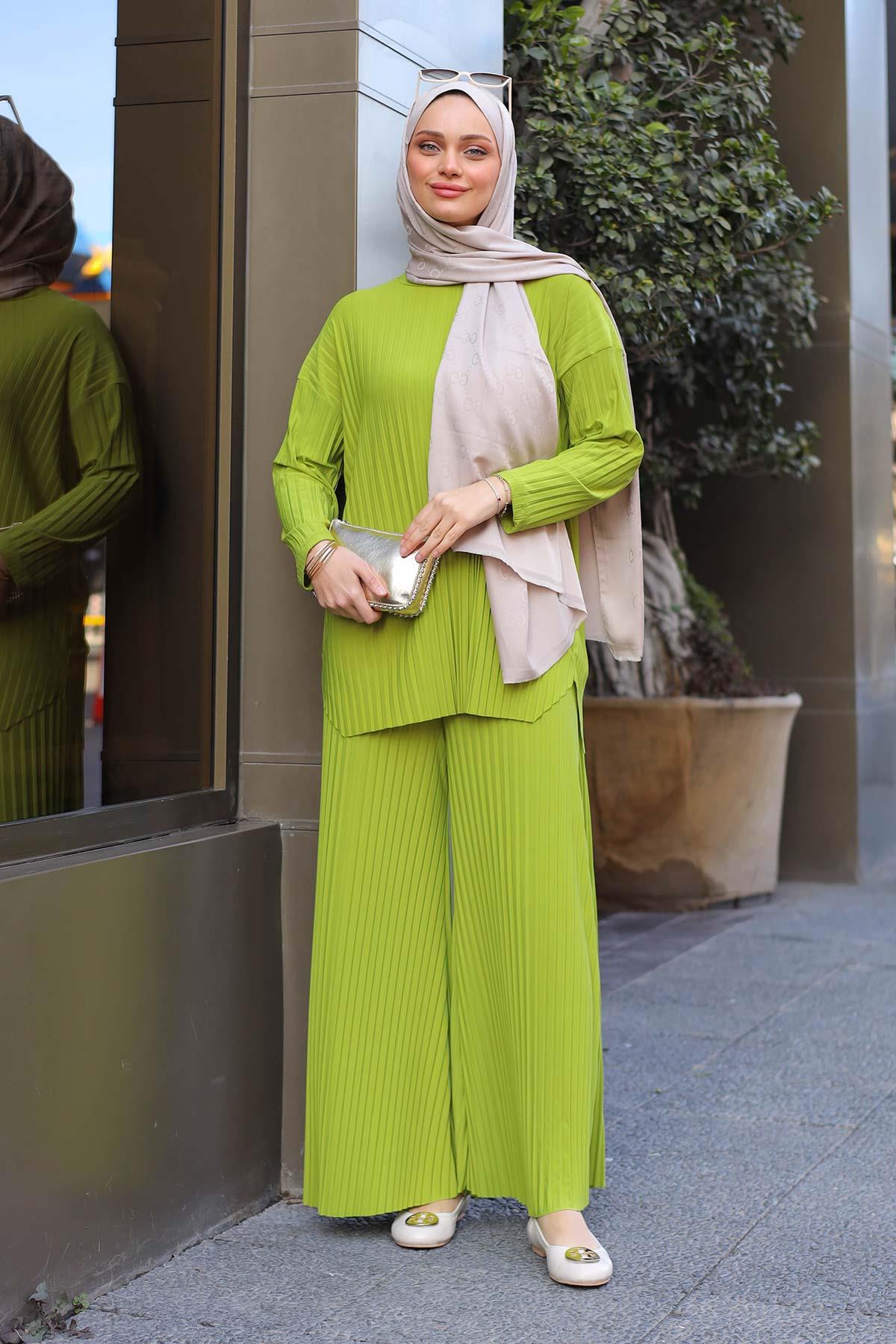 Pleated Suit Oil Green