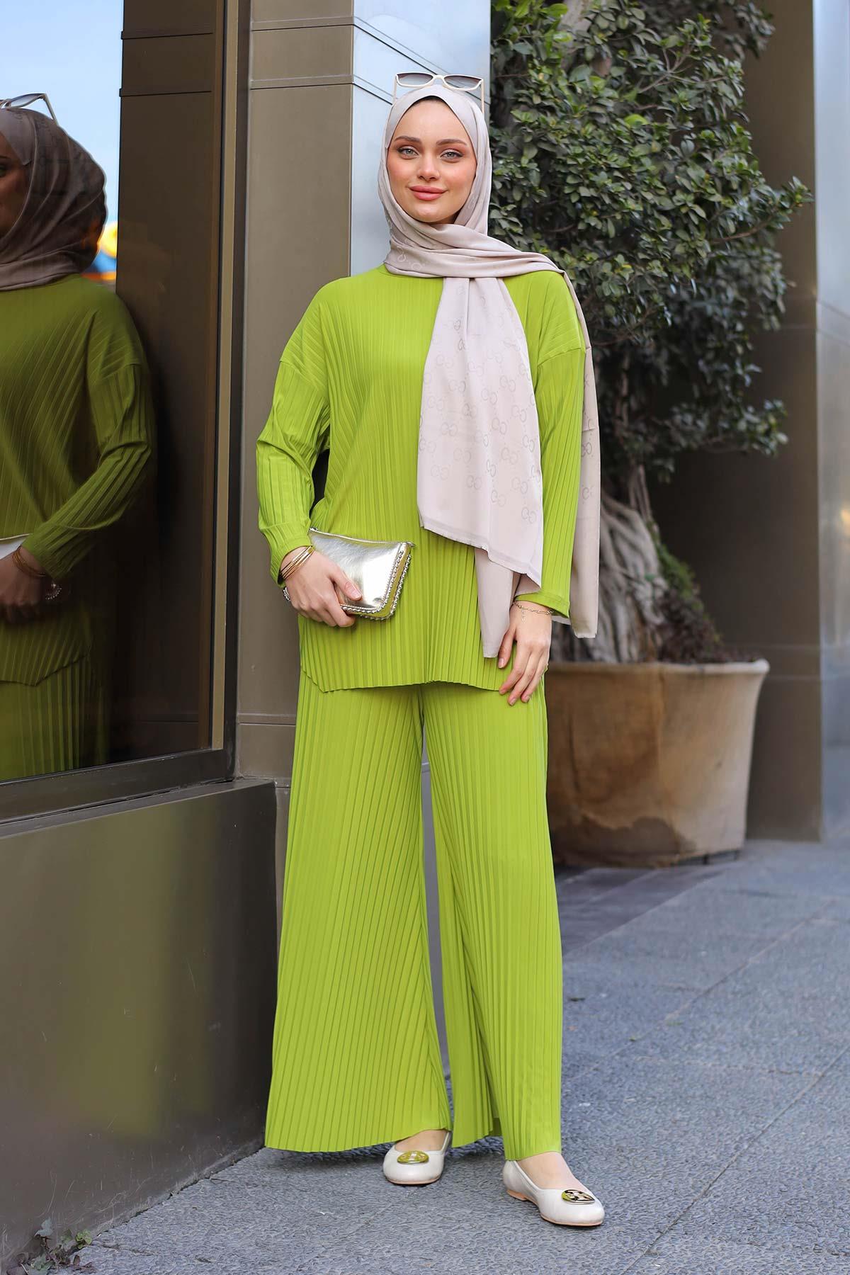 Pleated Suit Oil Green
