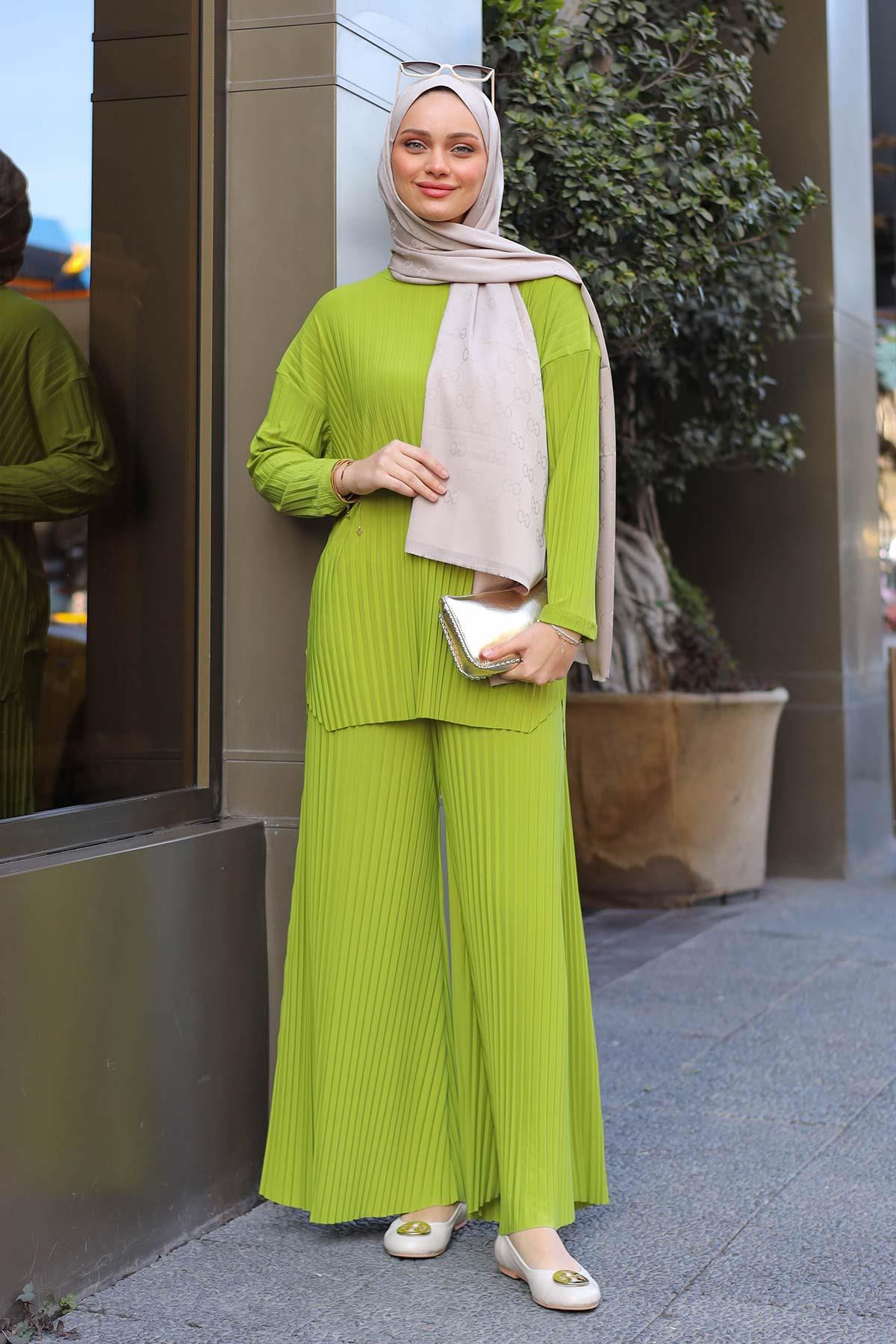 Pleated Suit Oil Green