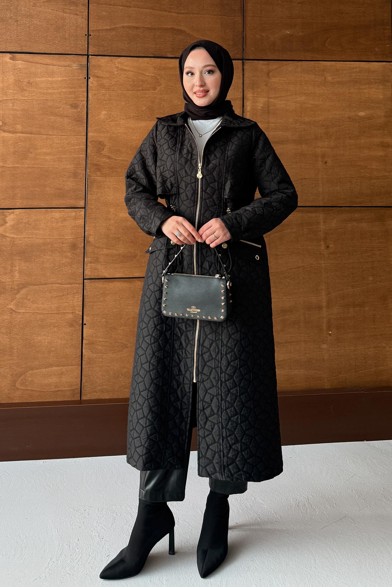 Mother of Pearl Set Camel