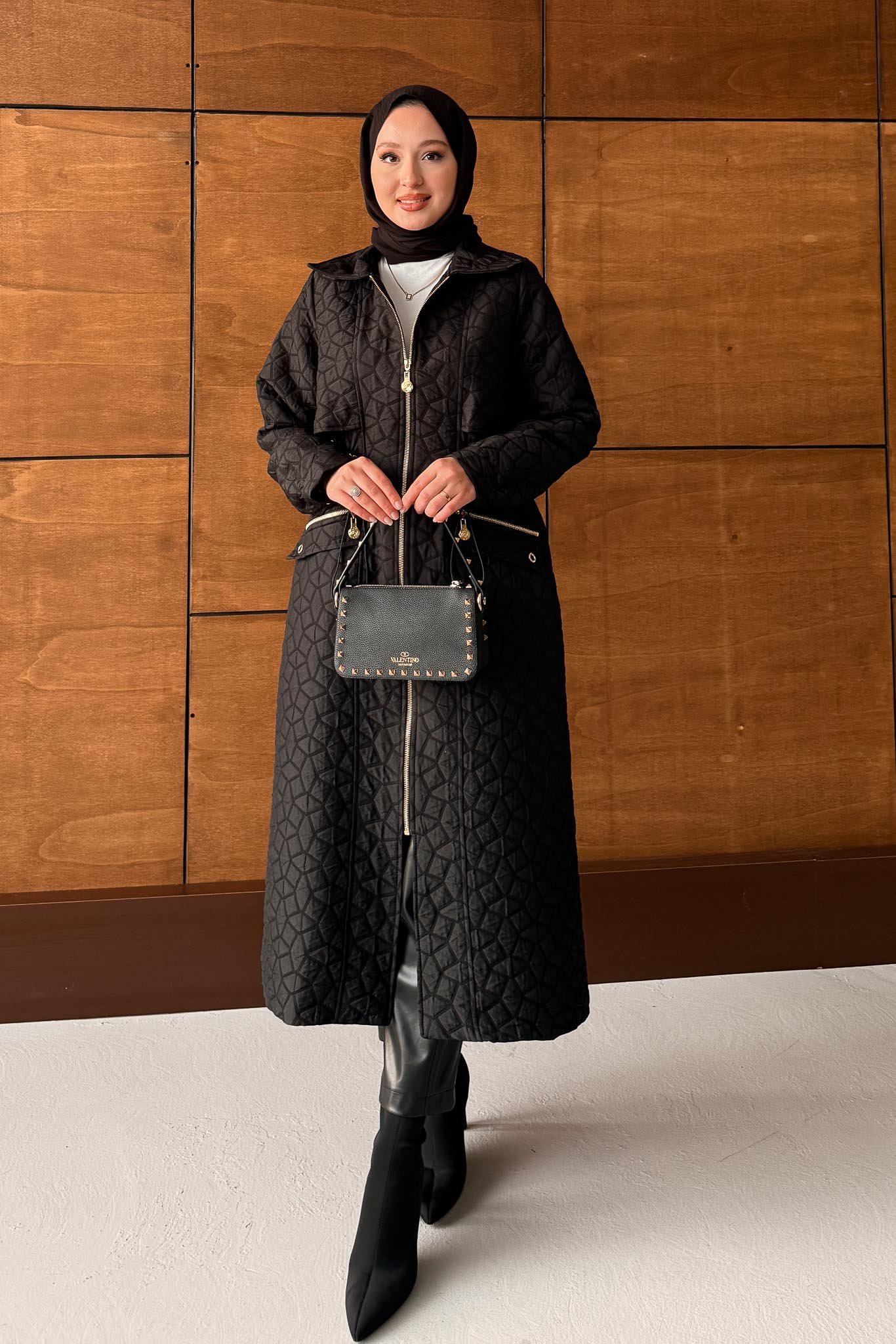 Mother of Pearl Set Camel