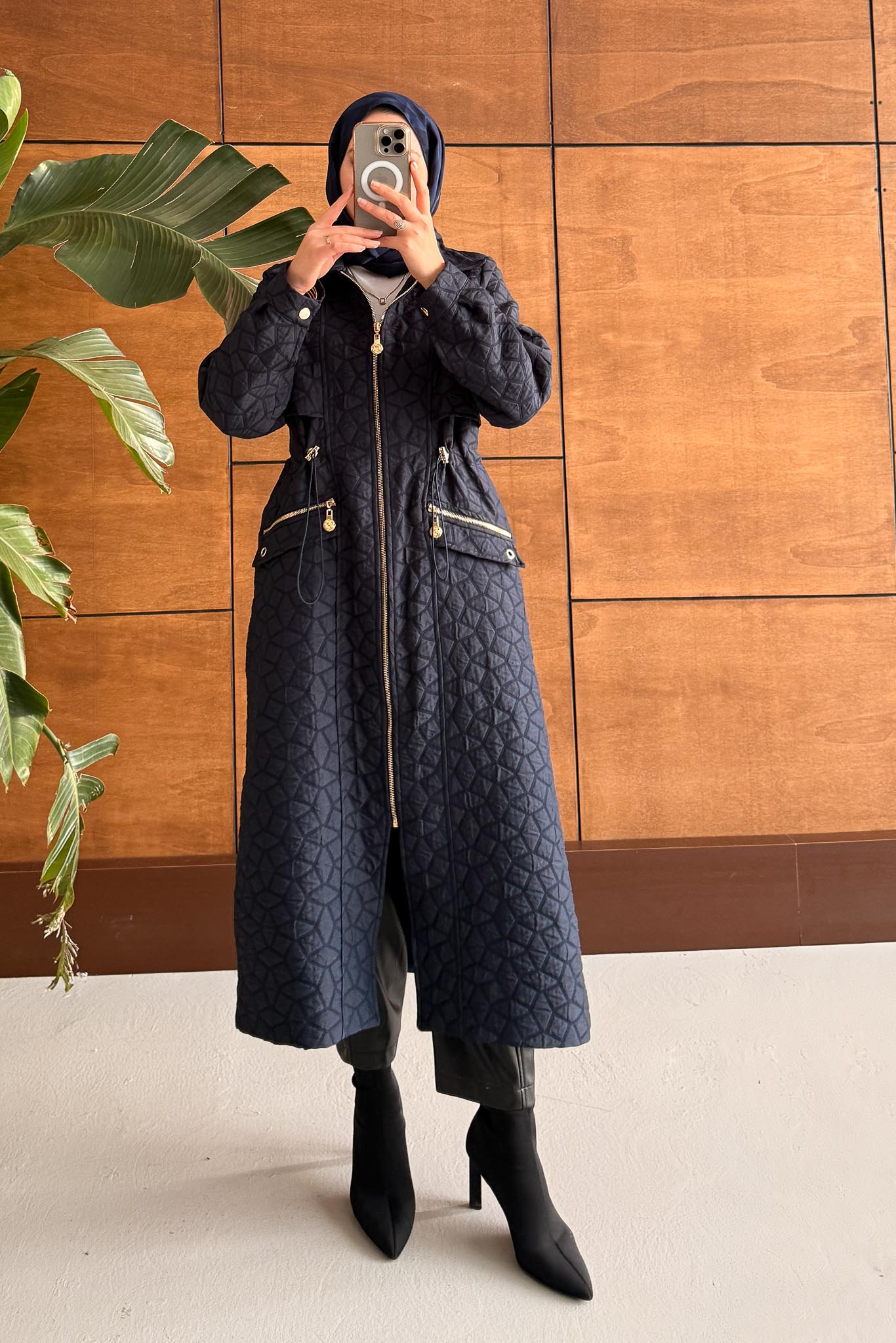 Mother of Pearl Set Camel