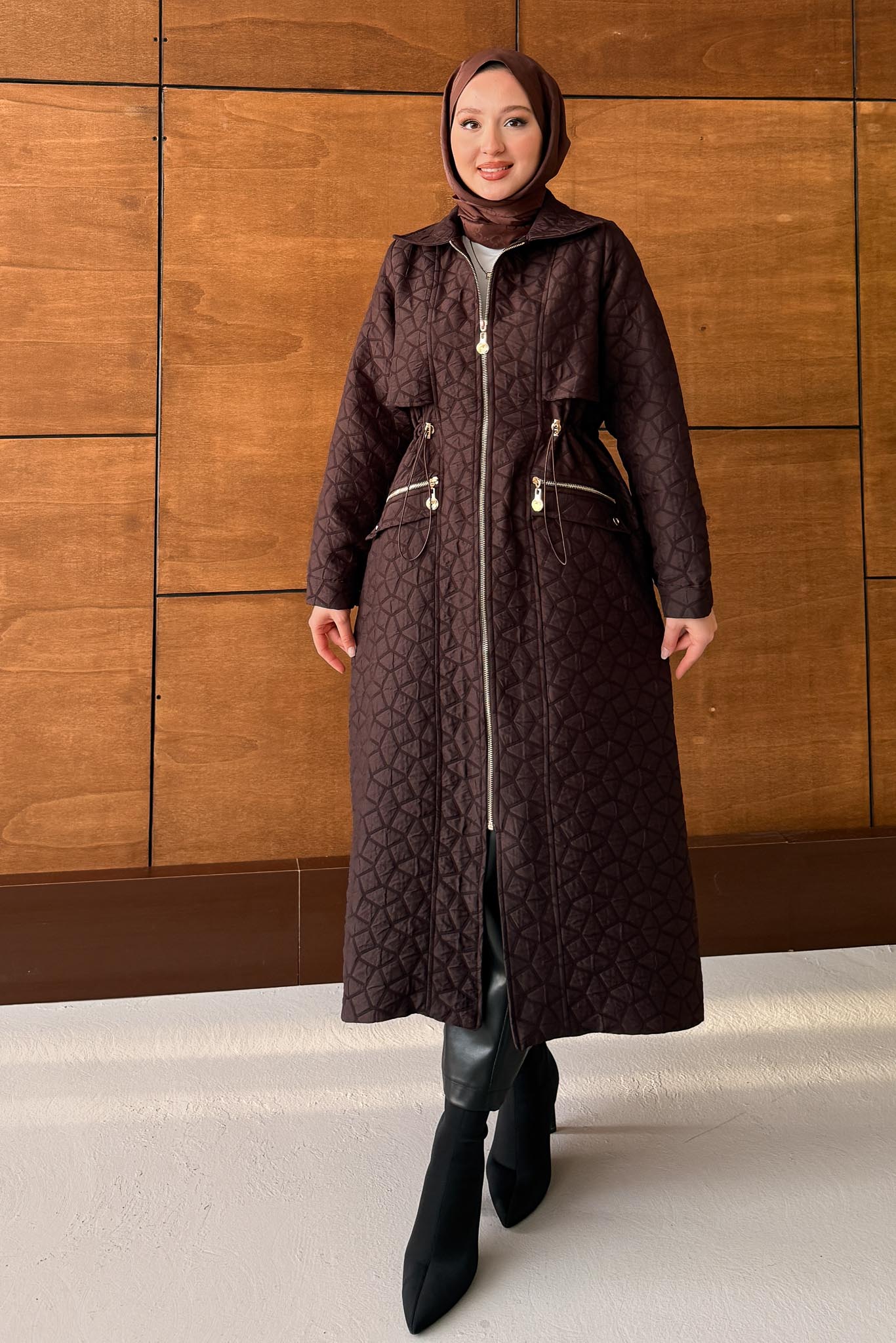 Mother of Pearl Set Camel