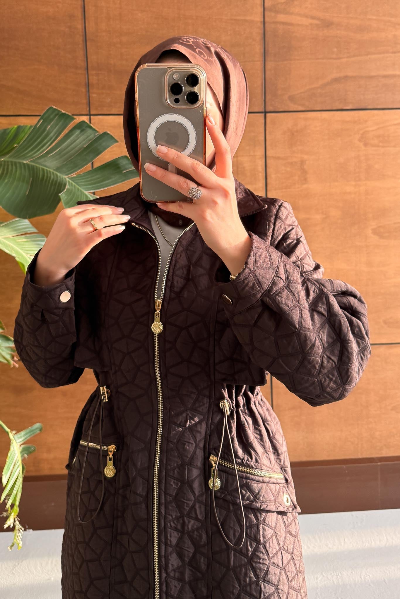 Mother of Pearl Set Camel