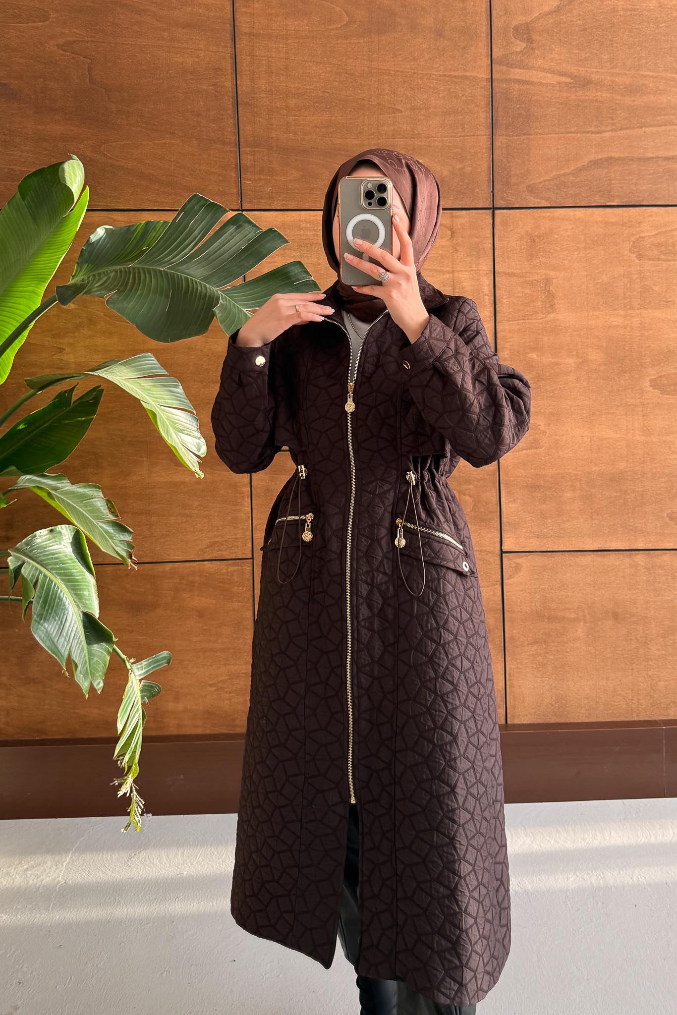 Mother of Pearl Set Camel