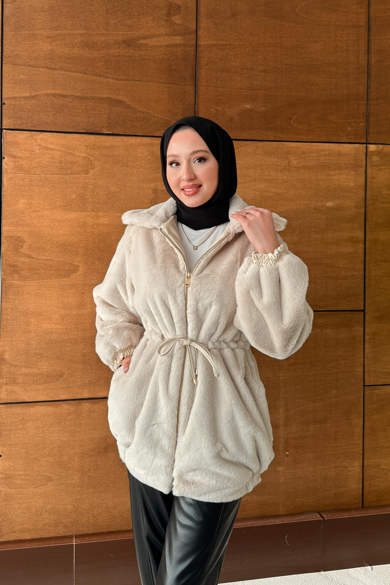 Fermuarlı Peluş Mont Bej