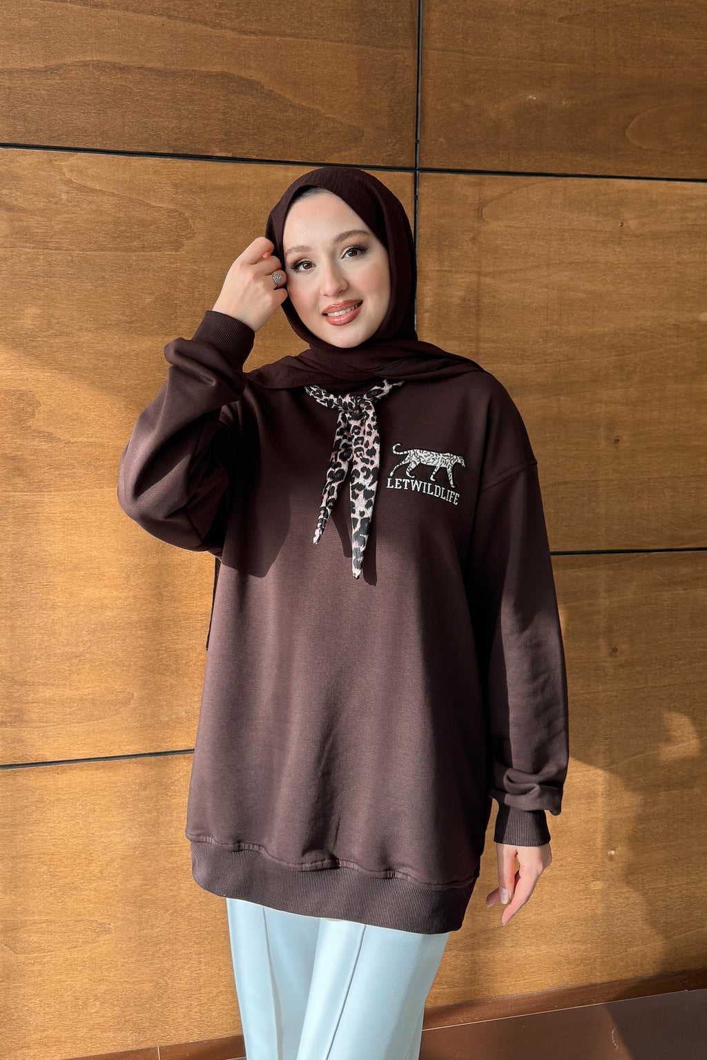 Tiger Logolu Sweat Kahverengi